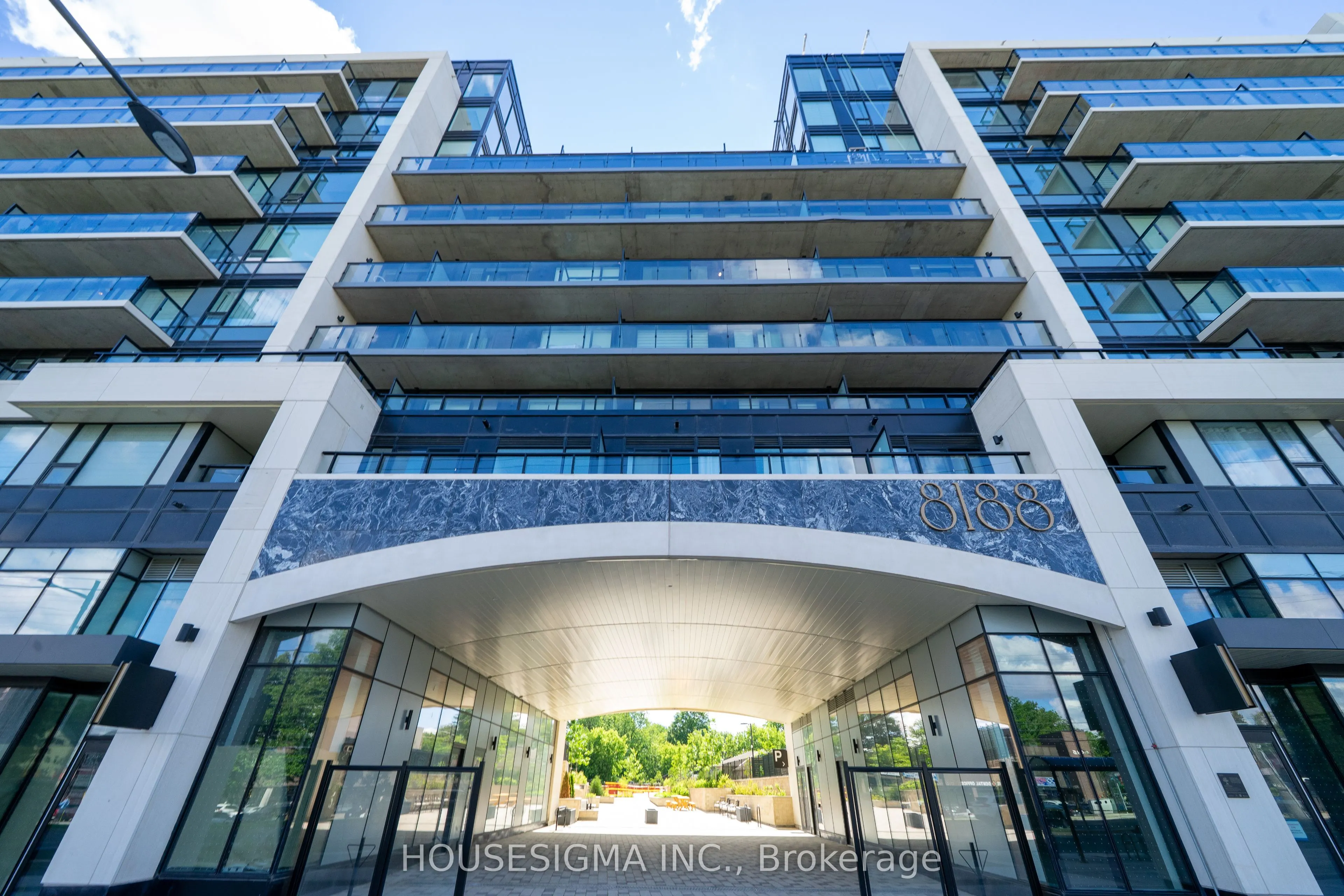 8188 Yonge Street #820