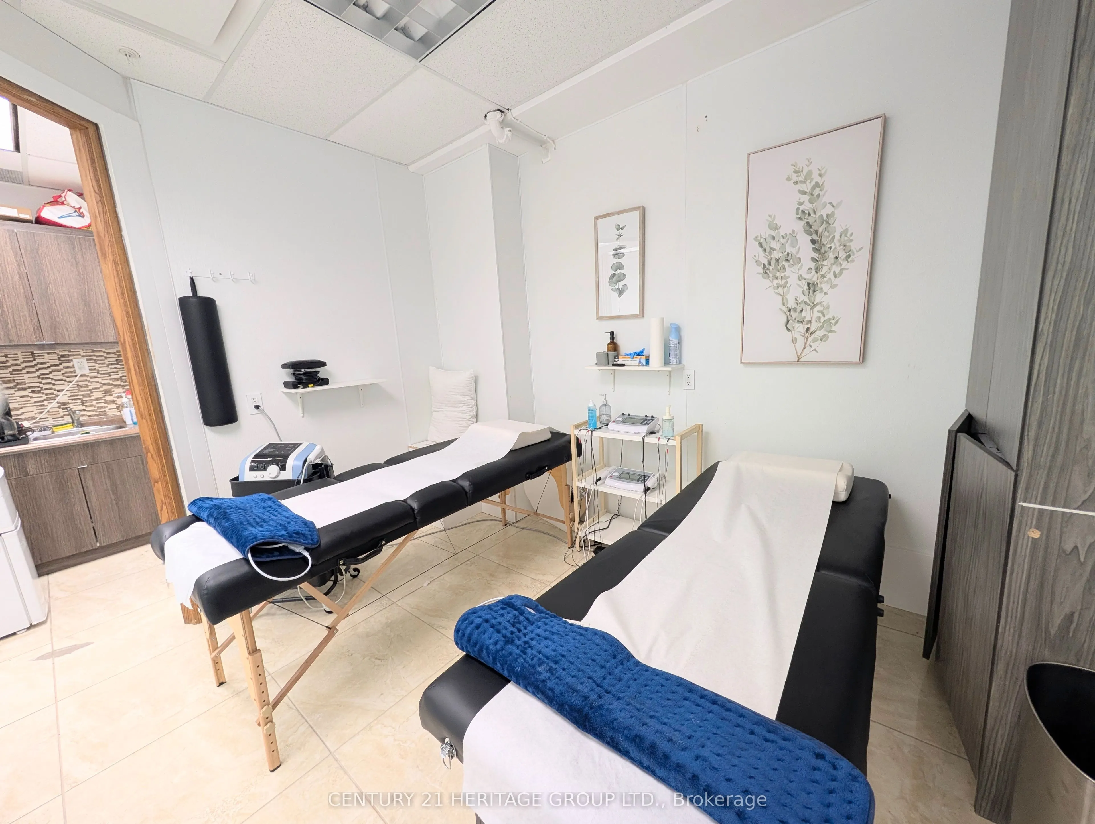 7181 Yonge Street #2