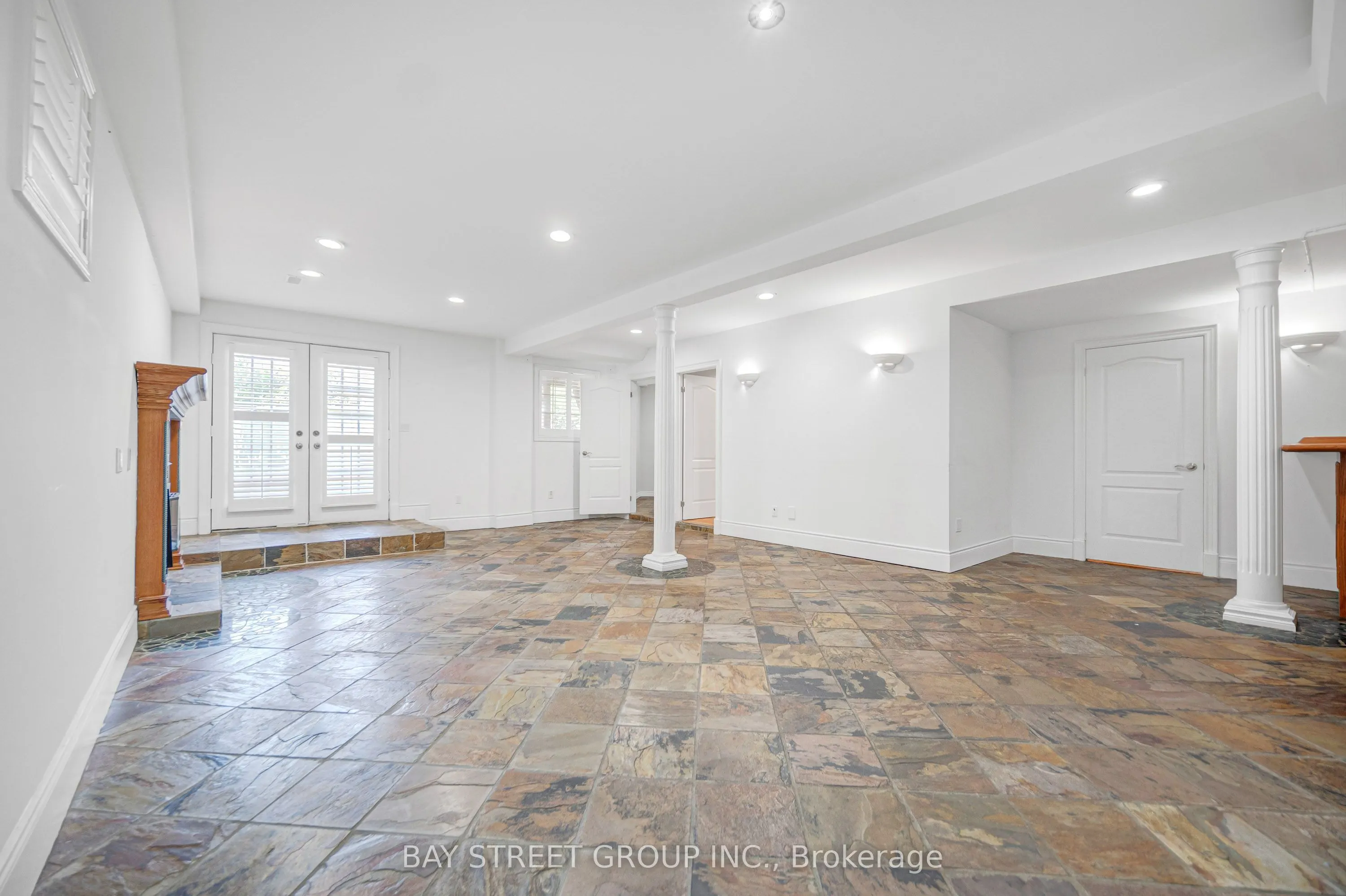 231 Shaftsbury Avenue N