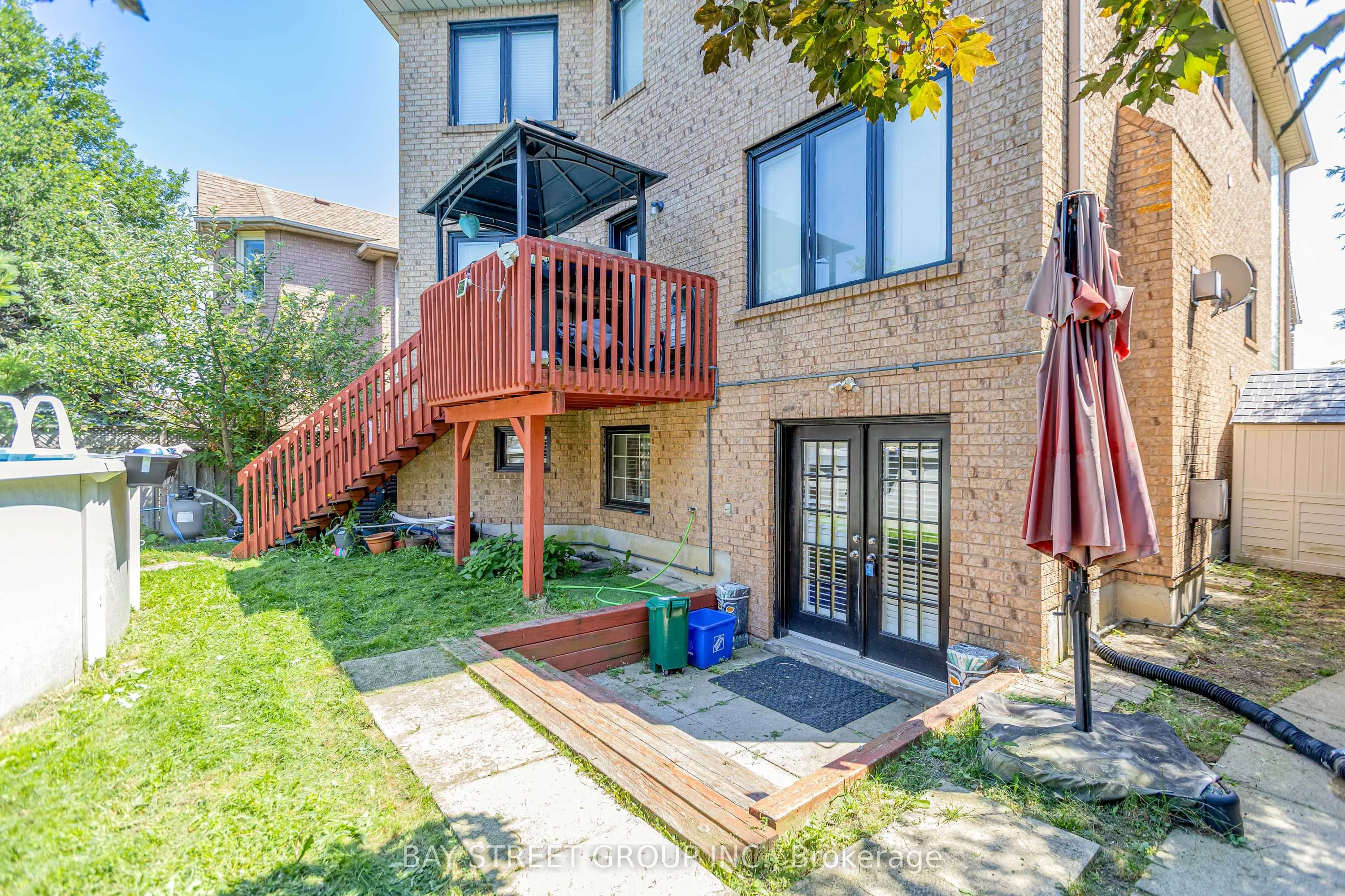 231 Shaftsbury Avenue N