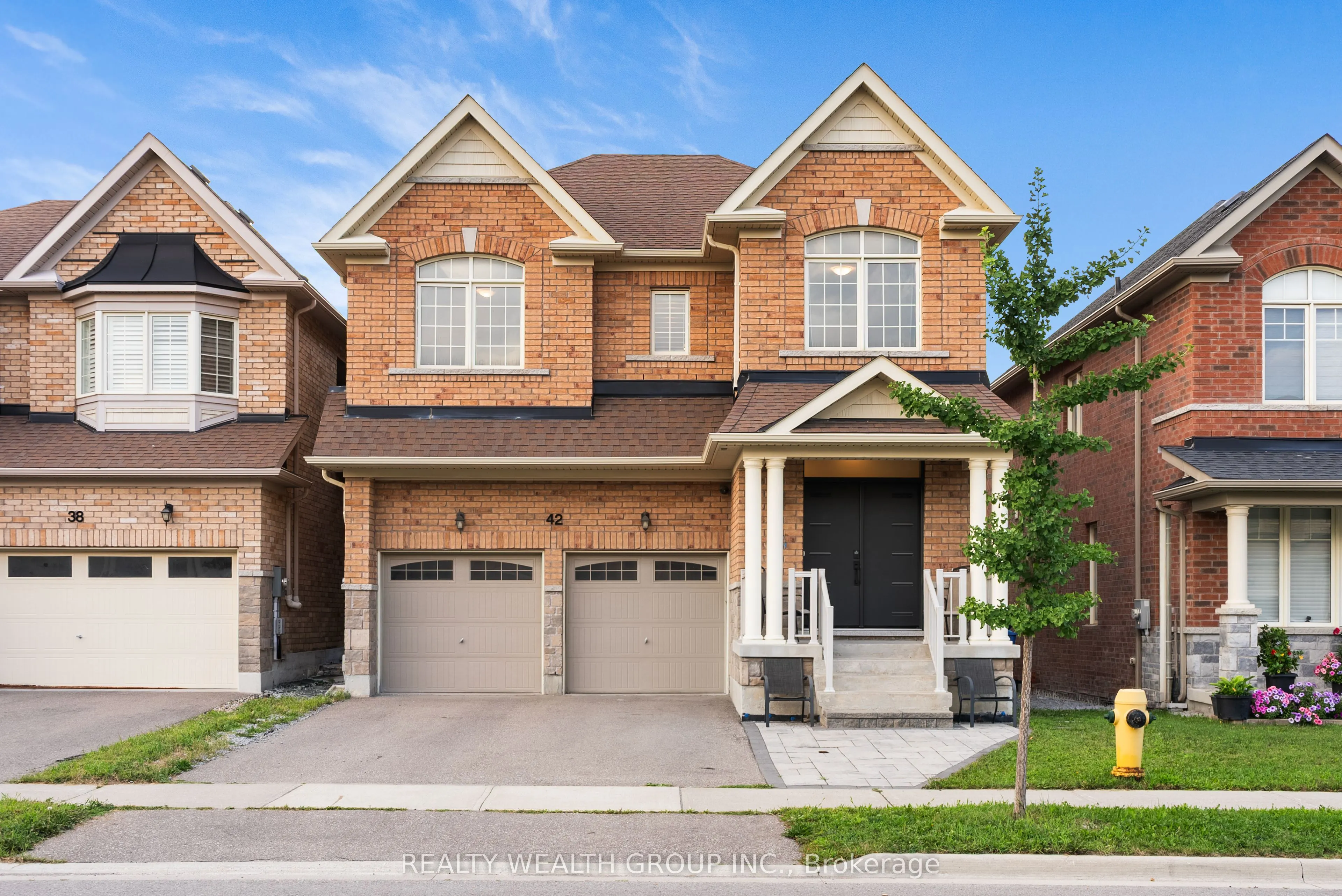 42 Mondial Crescent