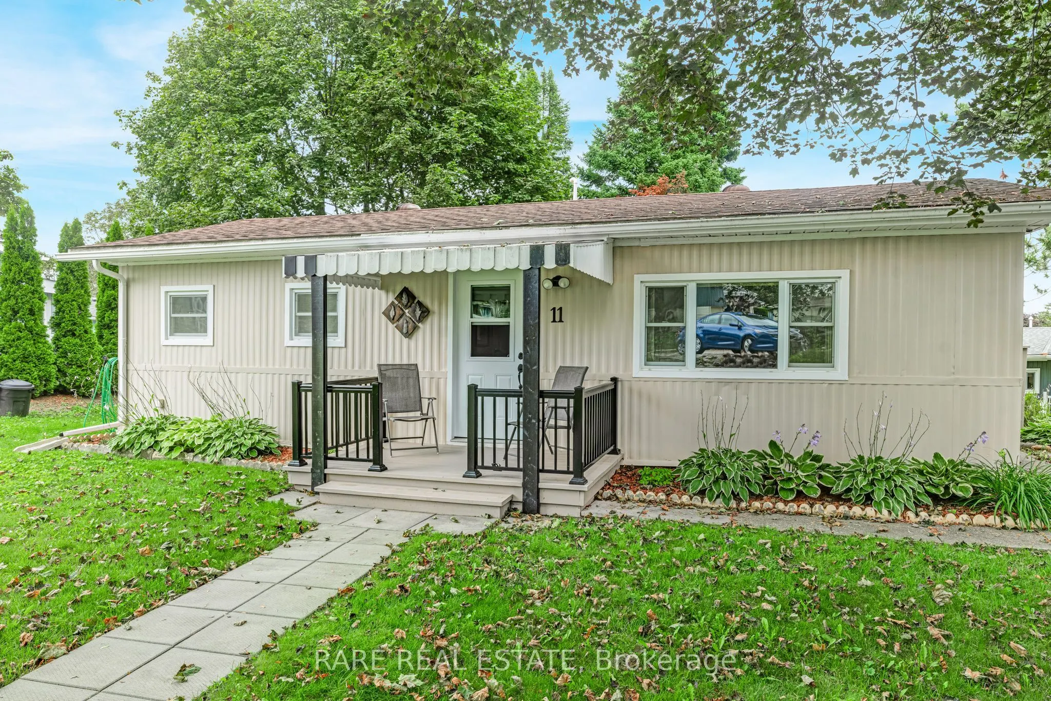 11 Hawthorne Drive