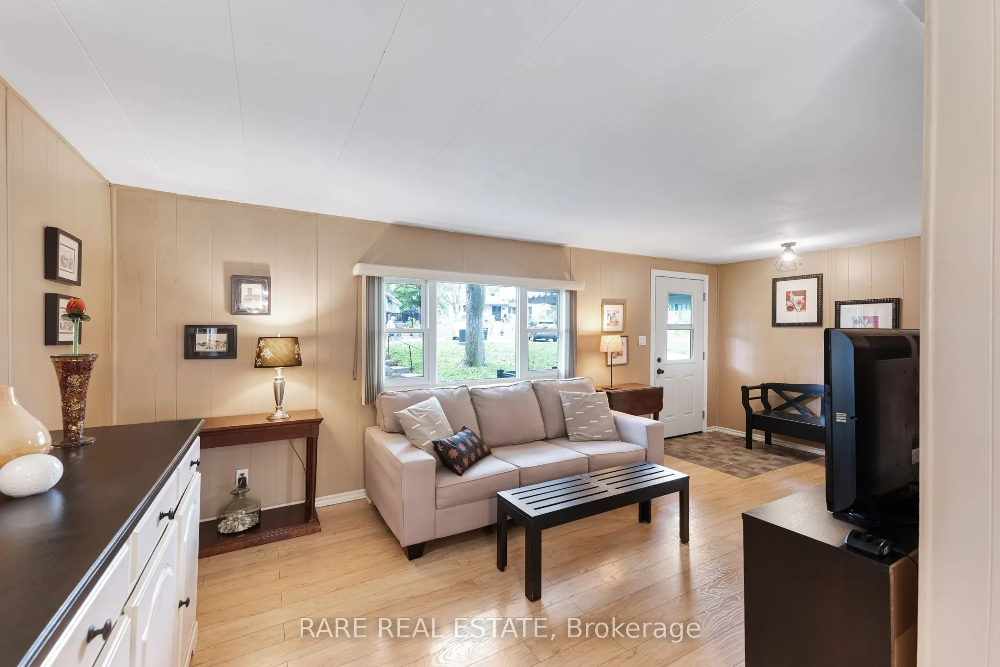 11 Hawthorne Drive