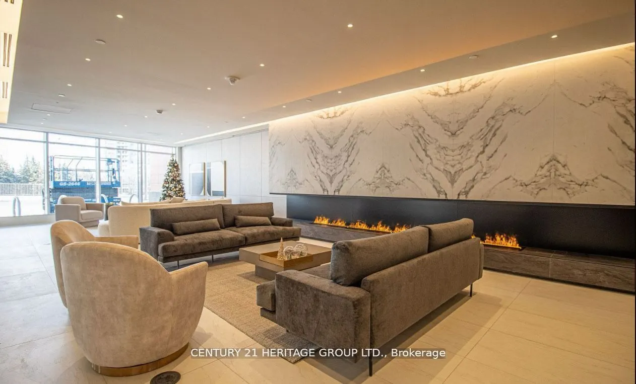30 Upper Mall Way #3504