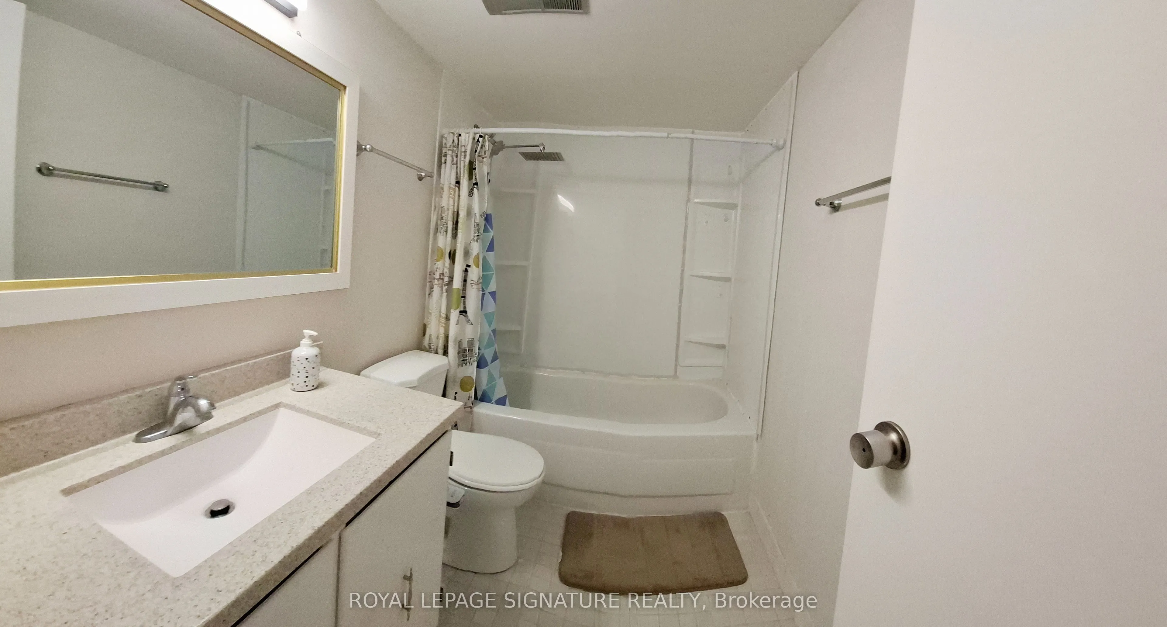 60 INVERLOCHY Boulevard #1210