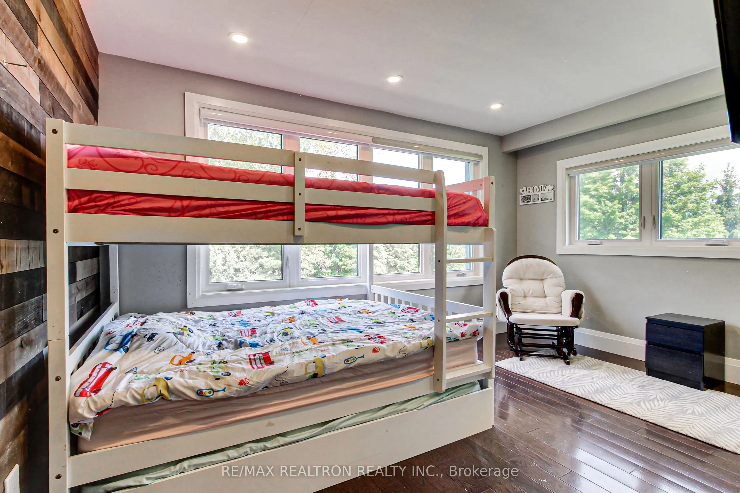 3433 Mount Albert Road