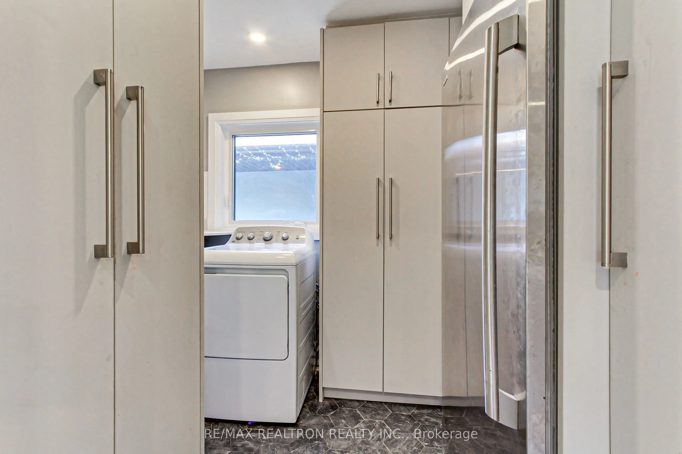 3433 Mount Albert Road