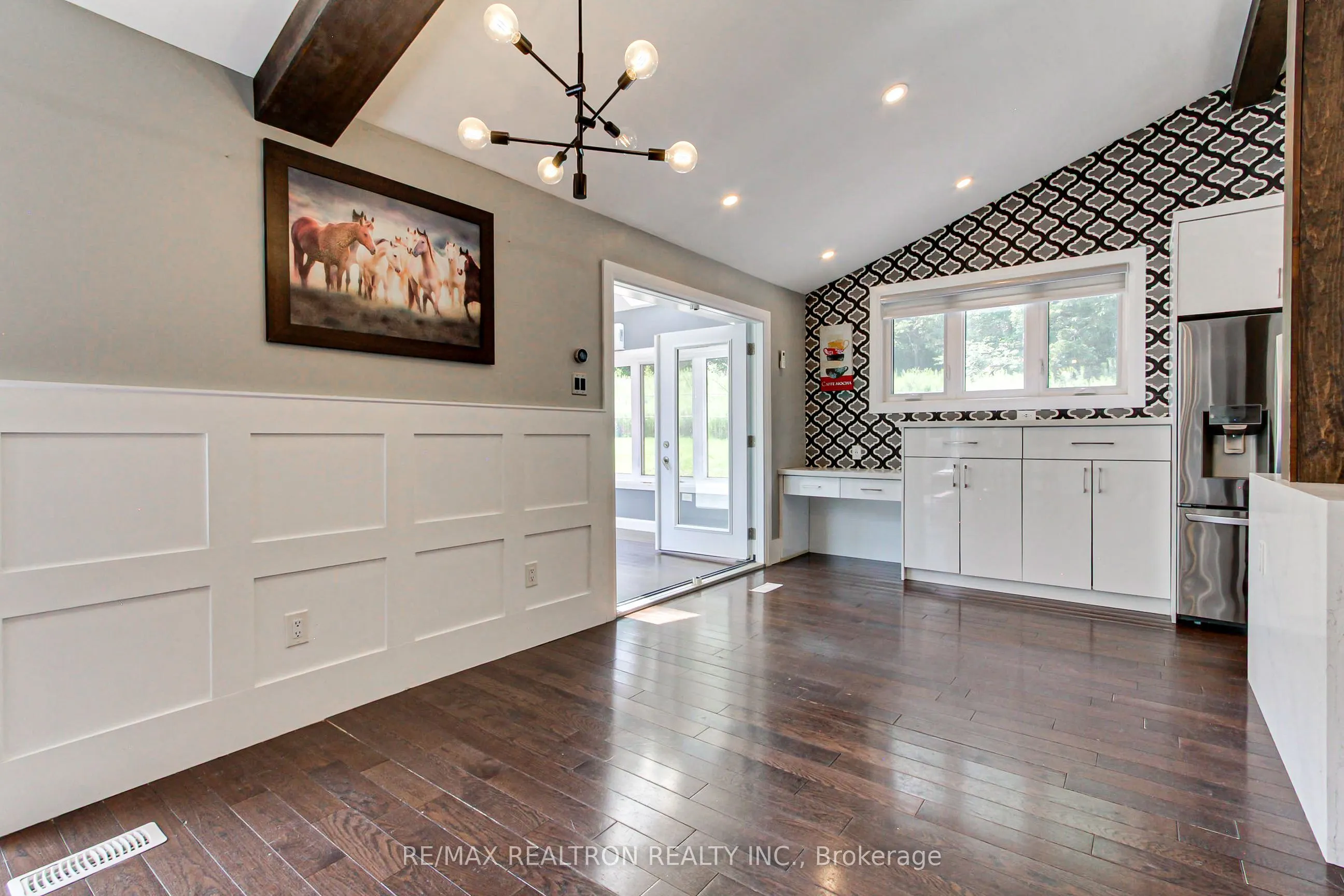 3433 Mount Albert Road
