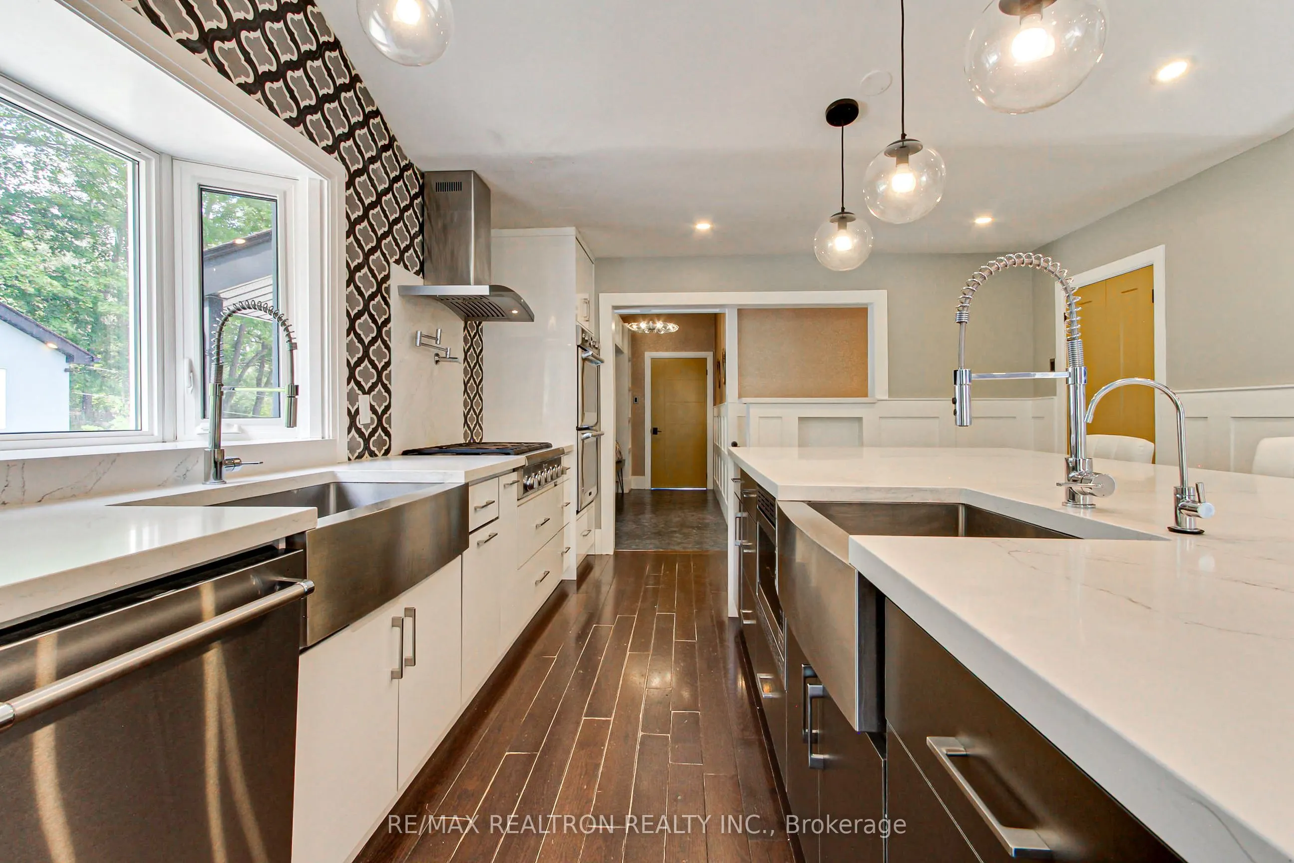 3433 Mount Albert Road