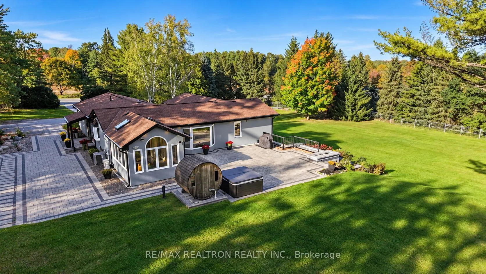 3433 Mount Albert Road