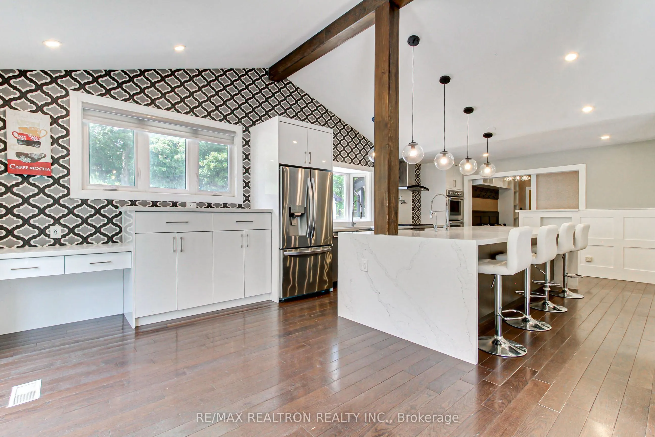 3433 Mount Albert Road