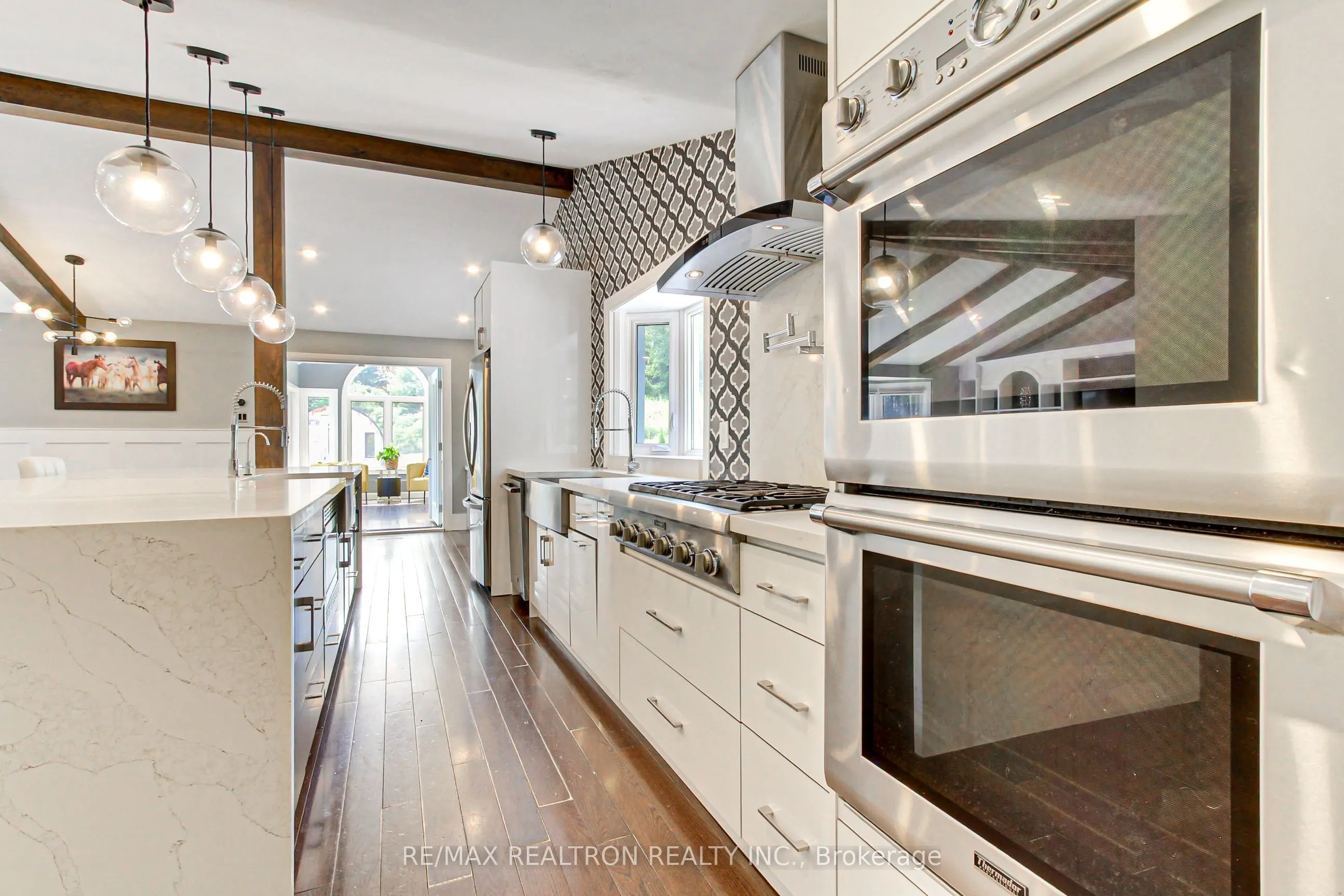 3433 Mount Albert Road