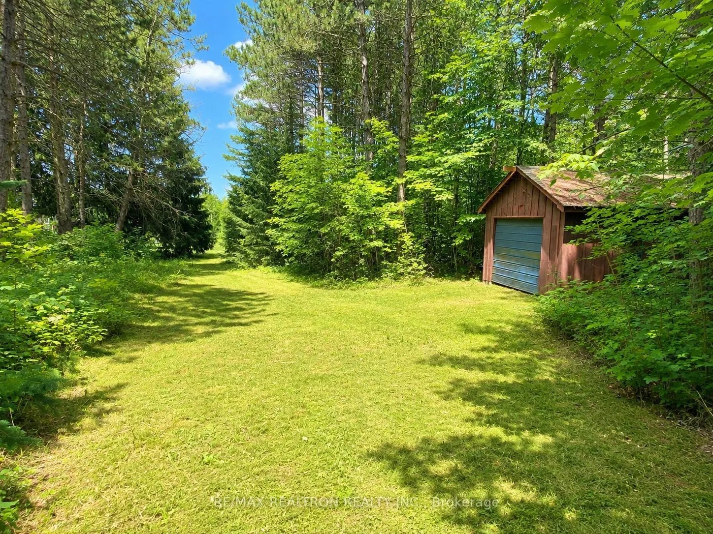 3433 Mount Albert Road