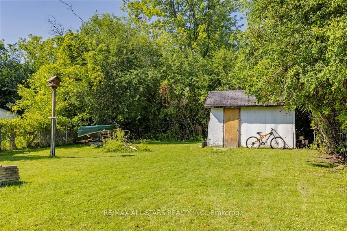 27182 Woodbine Avenue