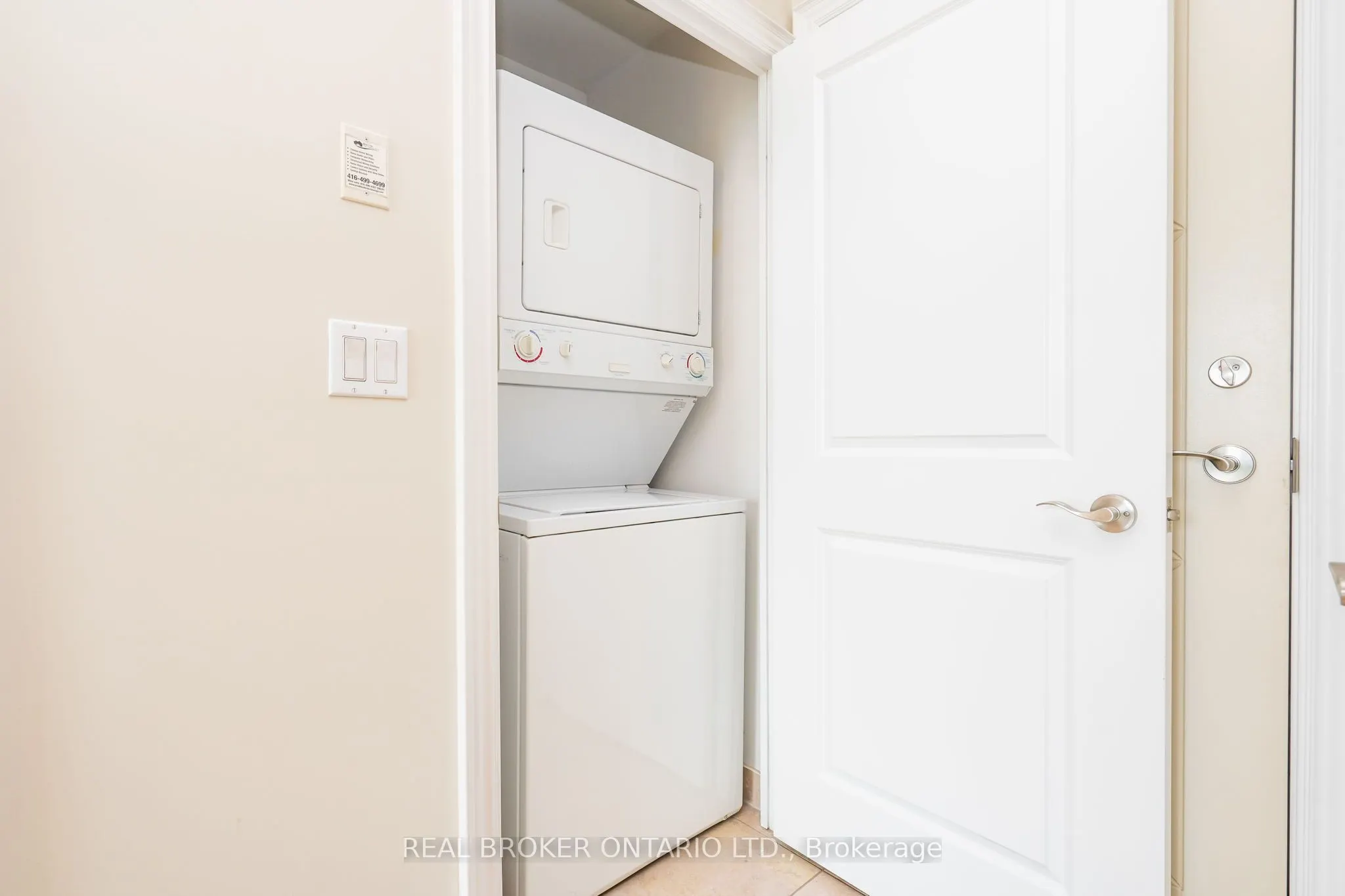 18 Harding Boulevard #PH208