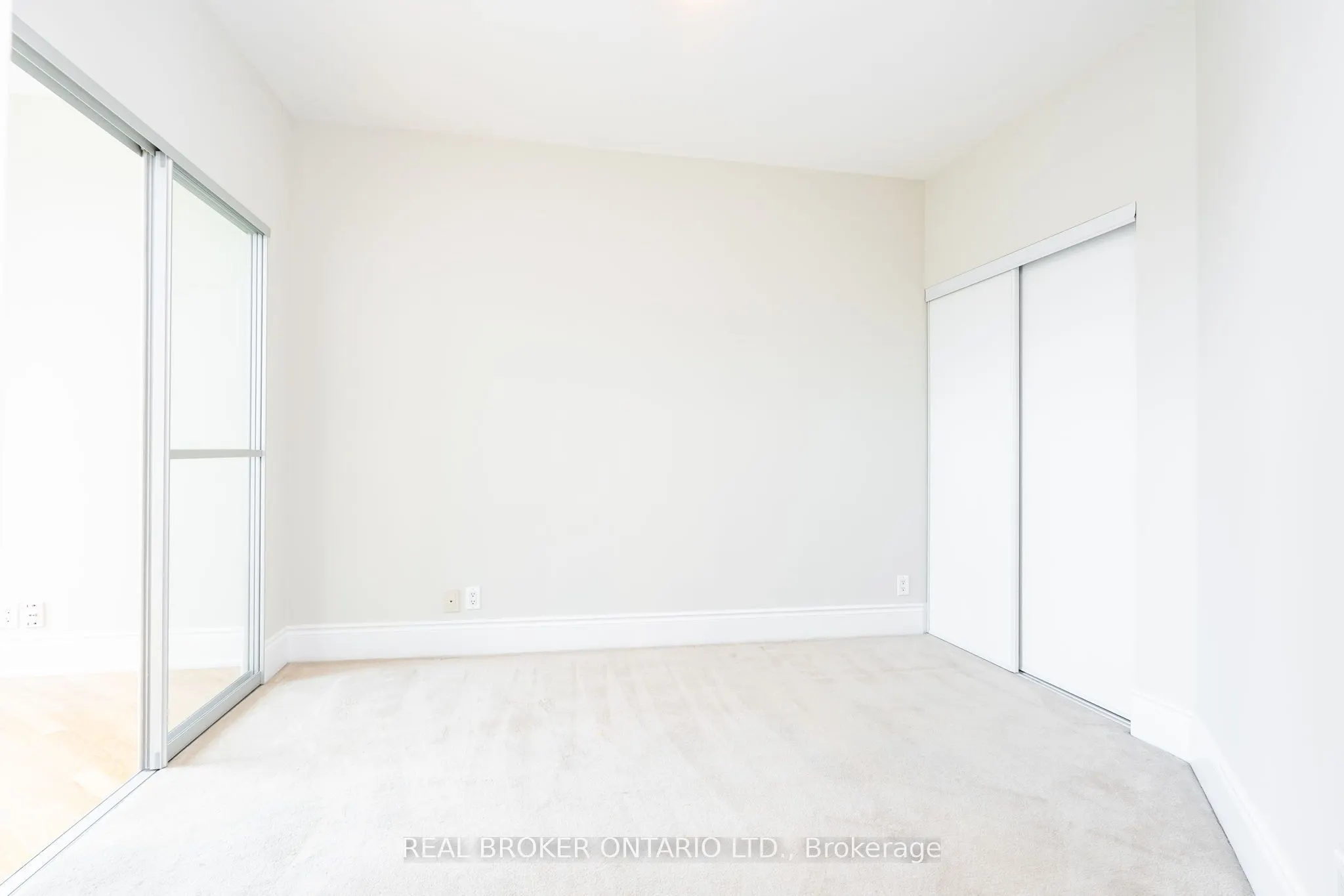 18 Harding Boulevard #PH208