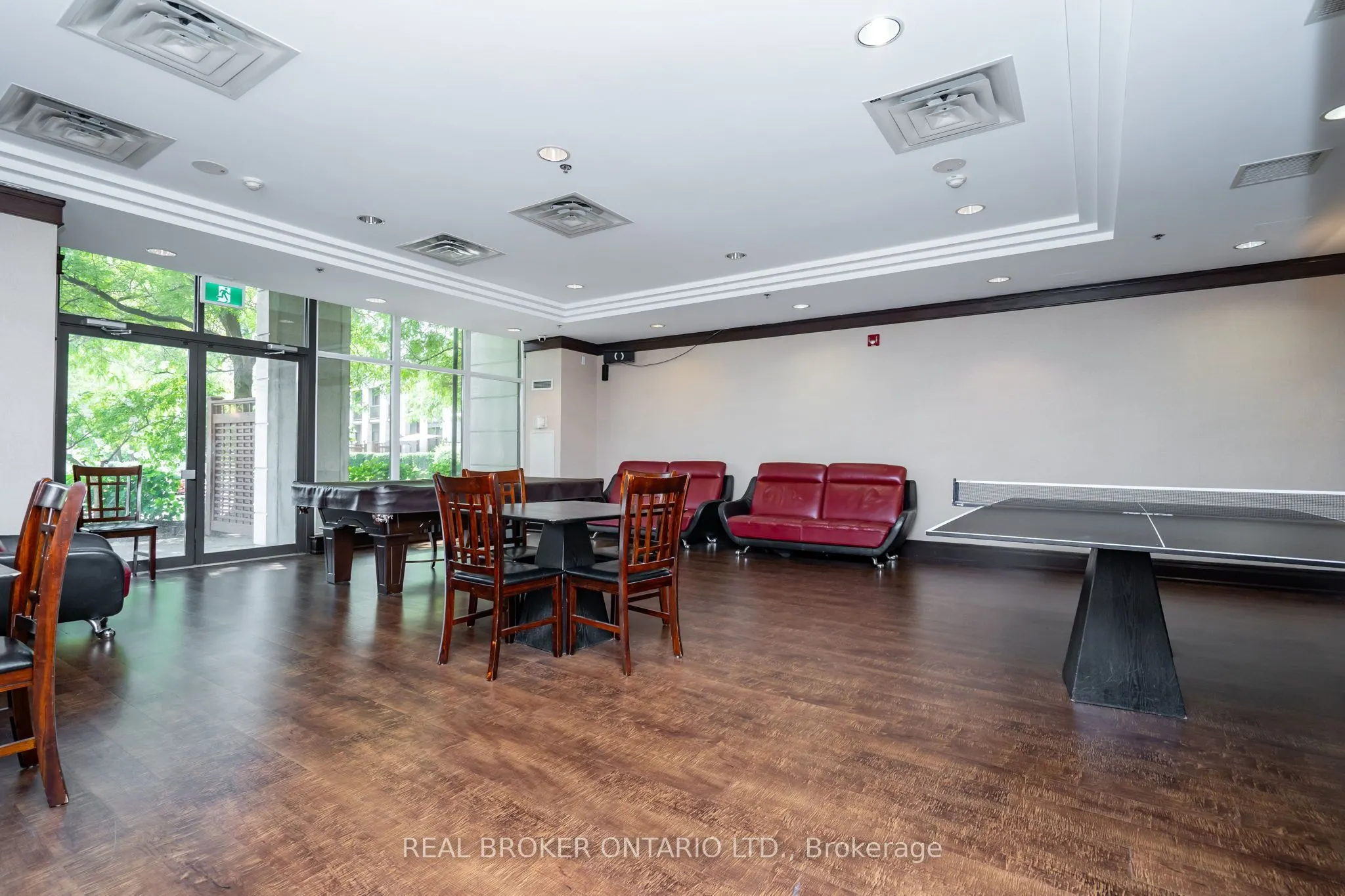 18 Harding Boulevard #PH208