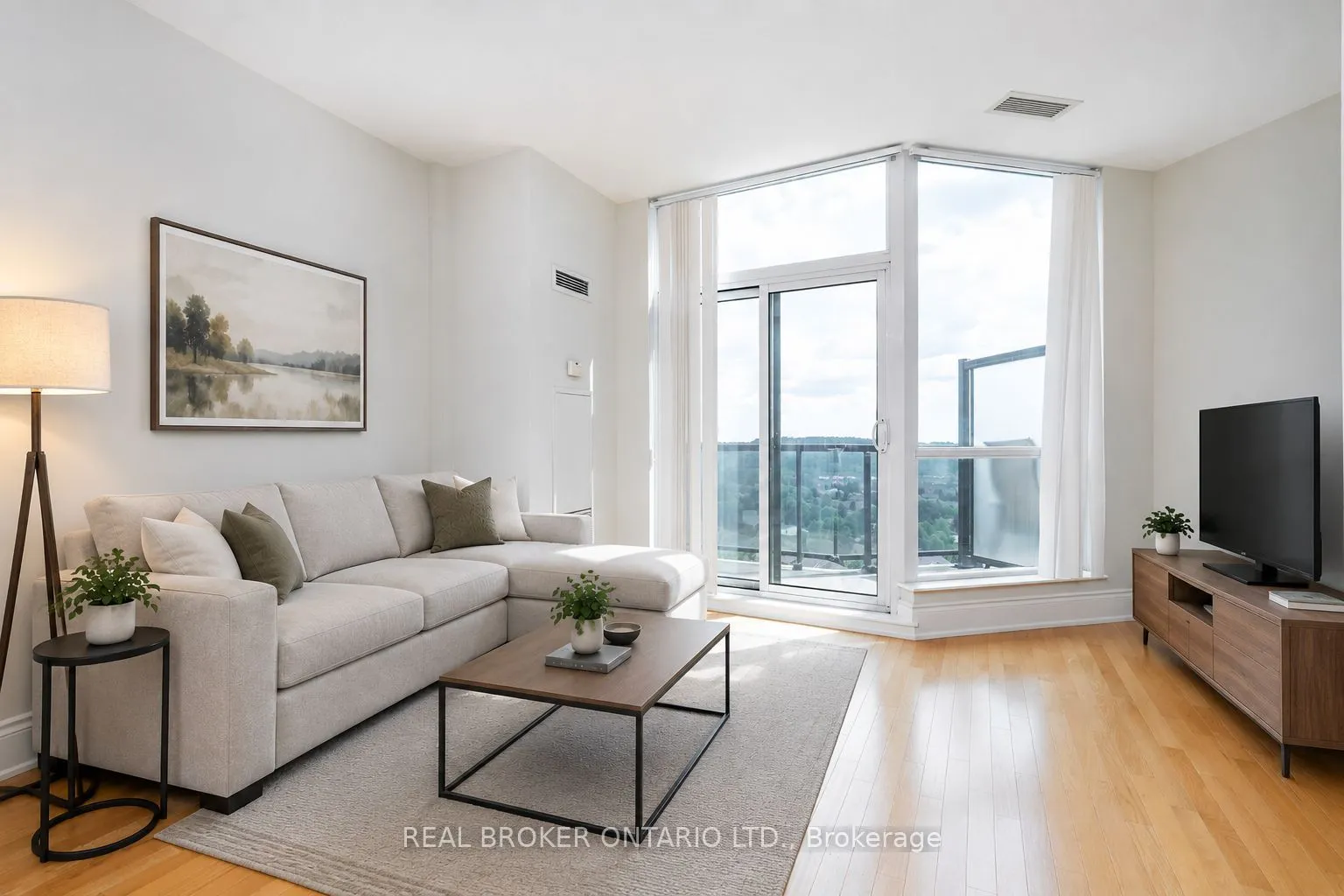 18 Harding Boulevard #PH208