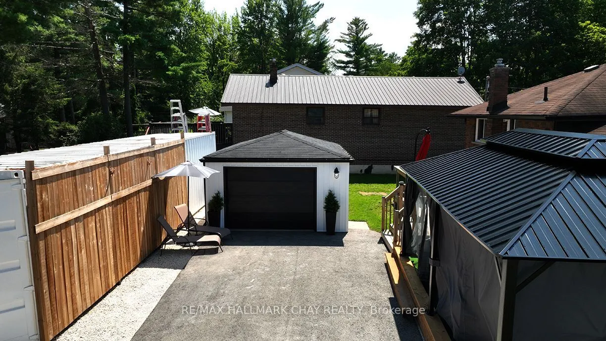 29 Lee Avenue