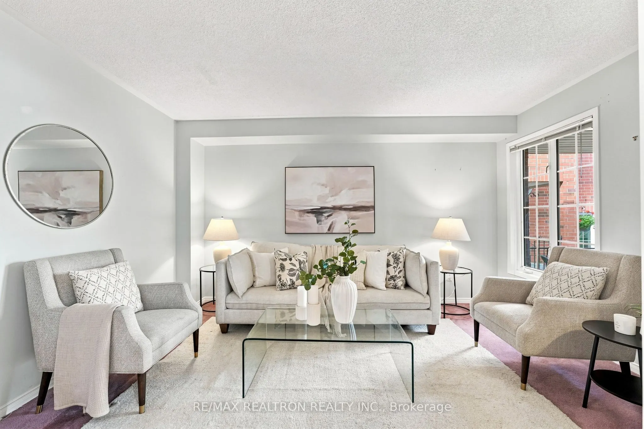 416 Heddle Crescent