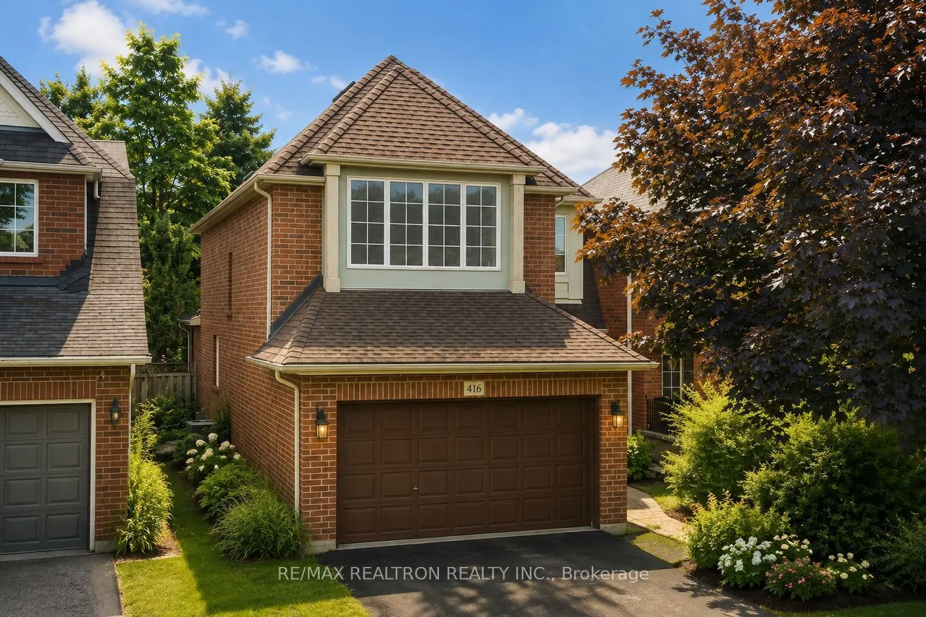 416 Heddle Crescent
