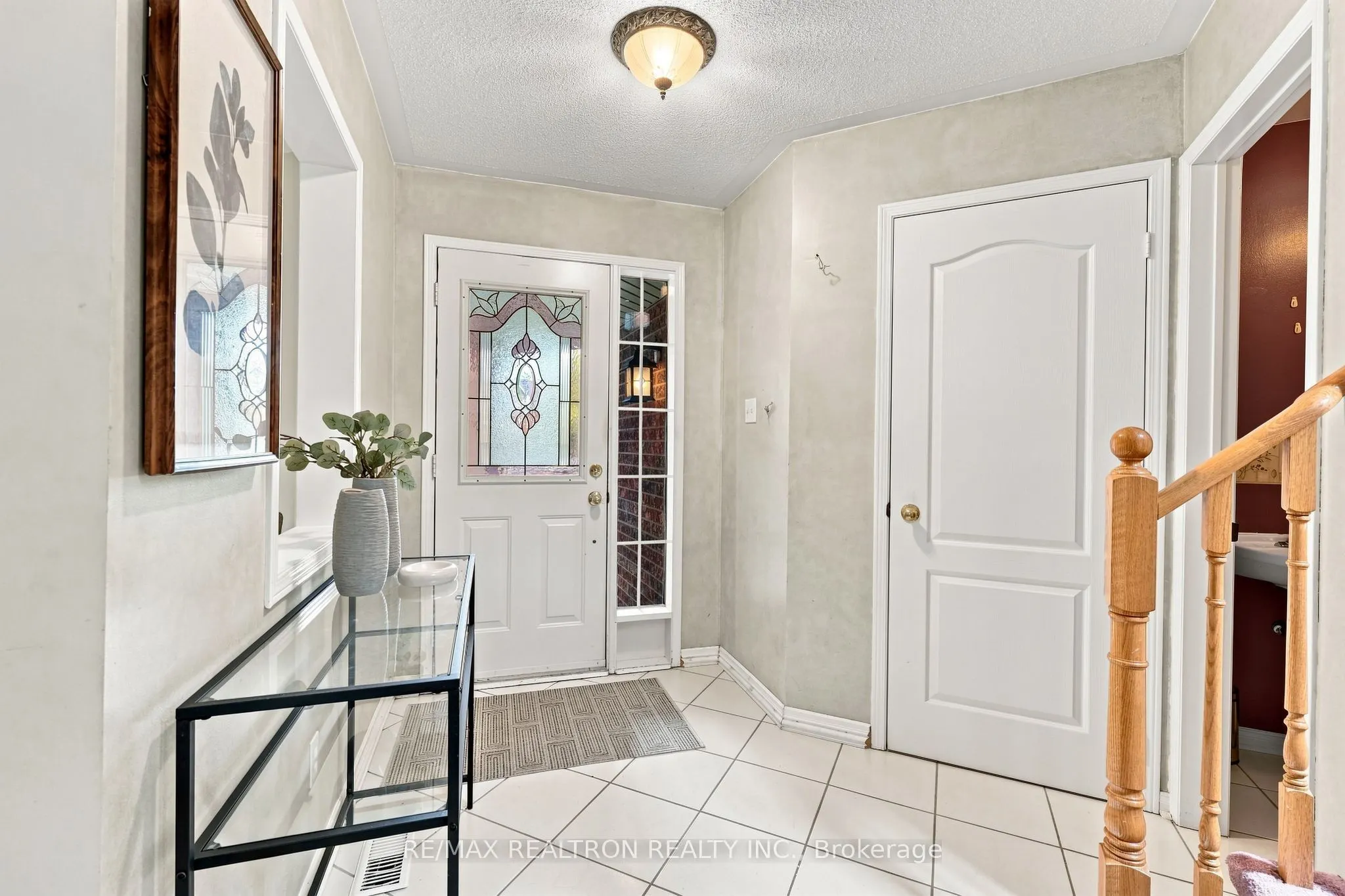 416 Heddle Crescent