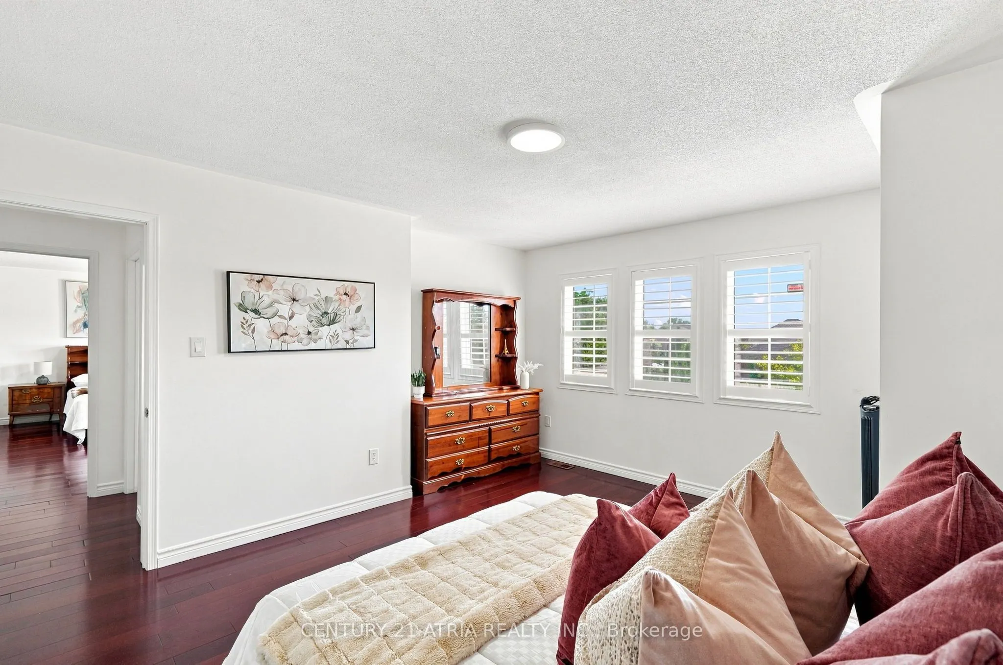 136 Rollinghill Road