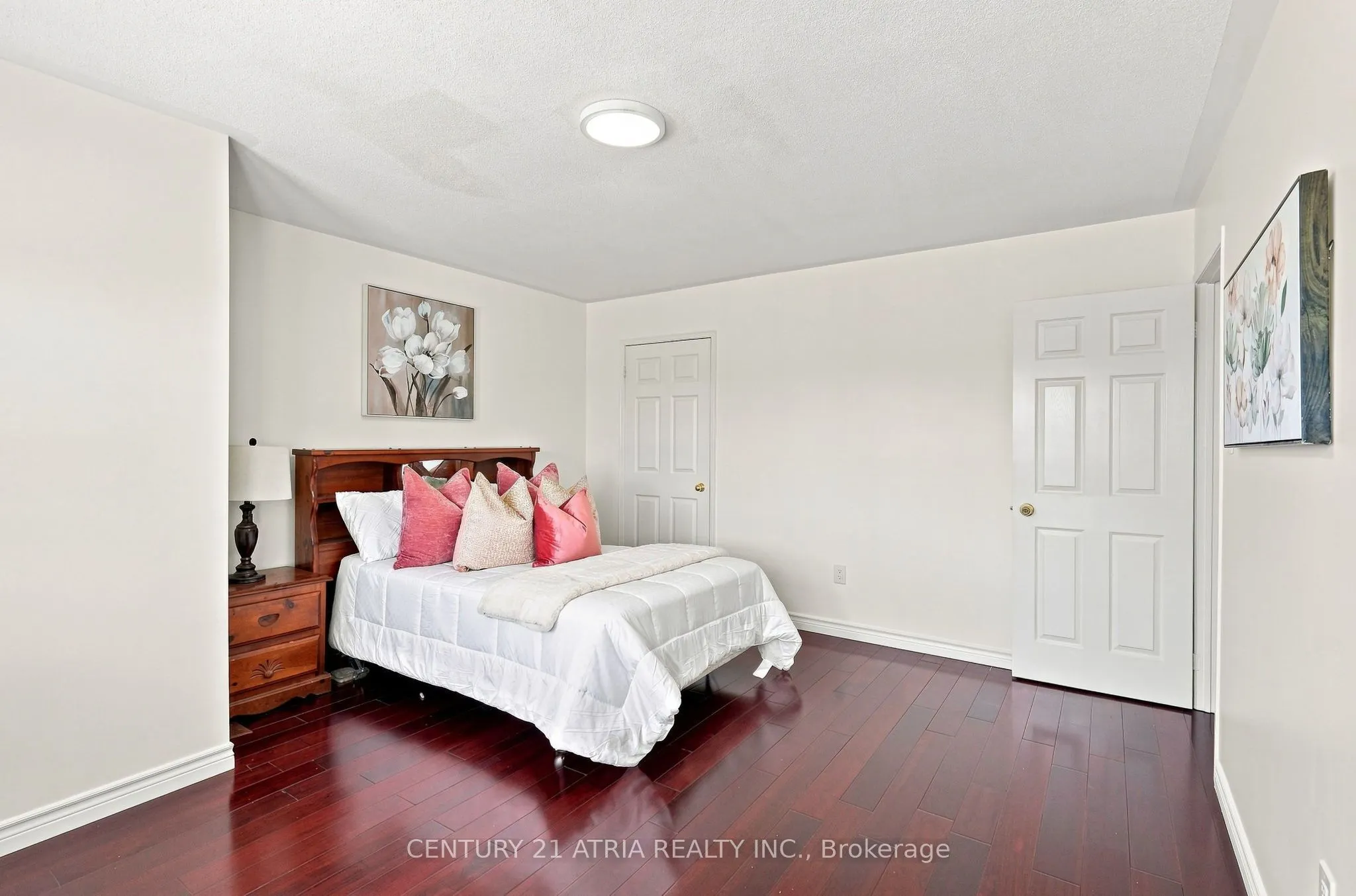 136 Rollinghill Road