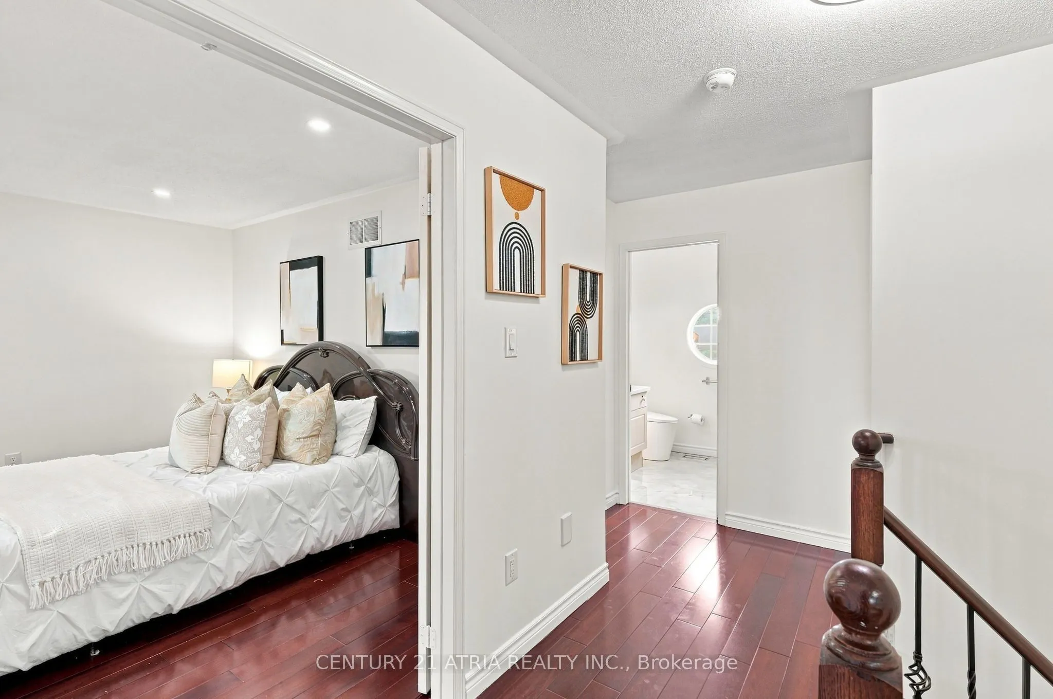 136 Rollinghill Road