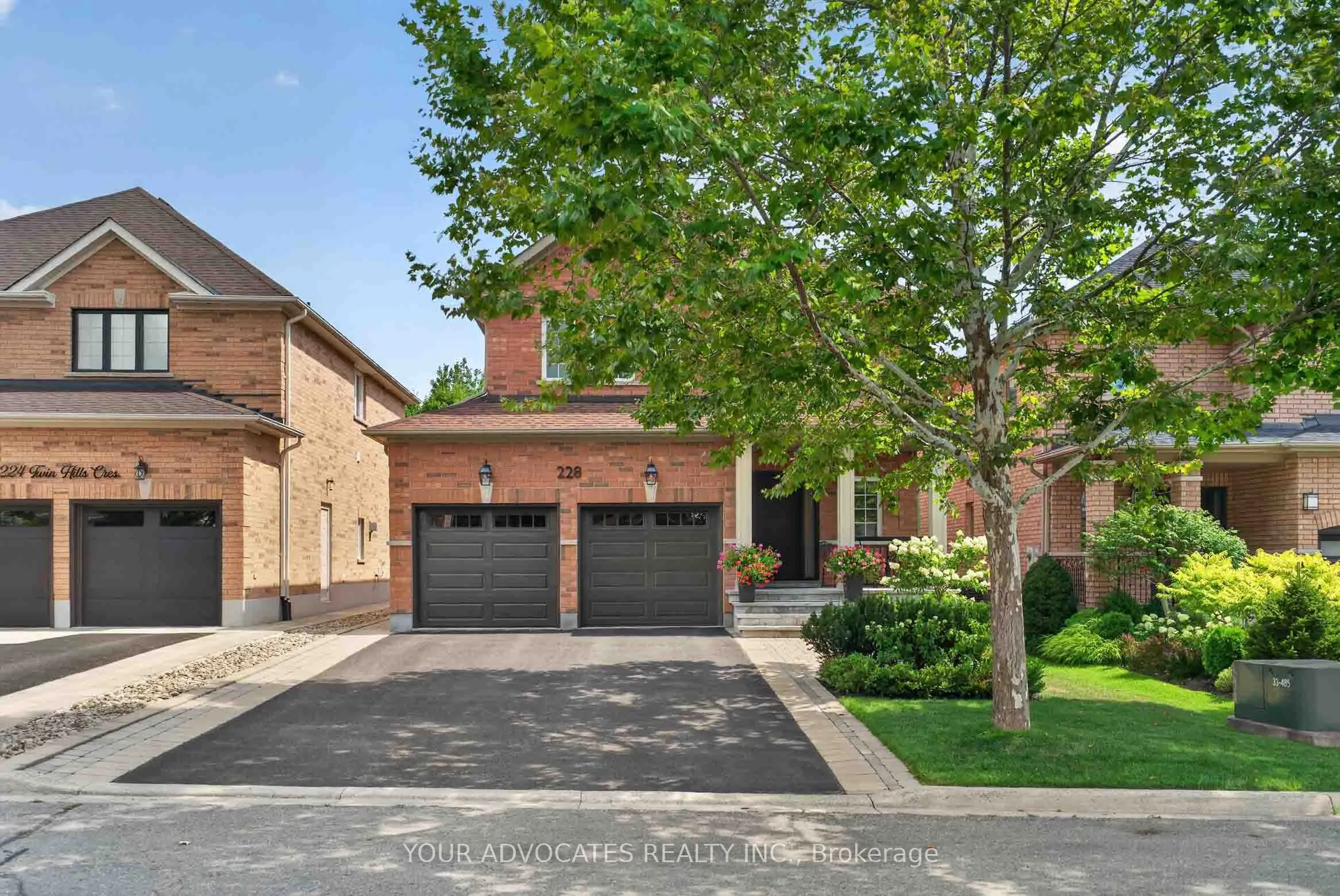 228 Twin Hills Crescent