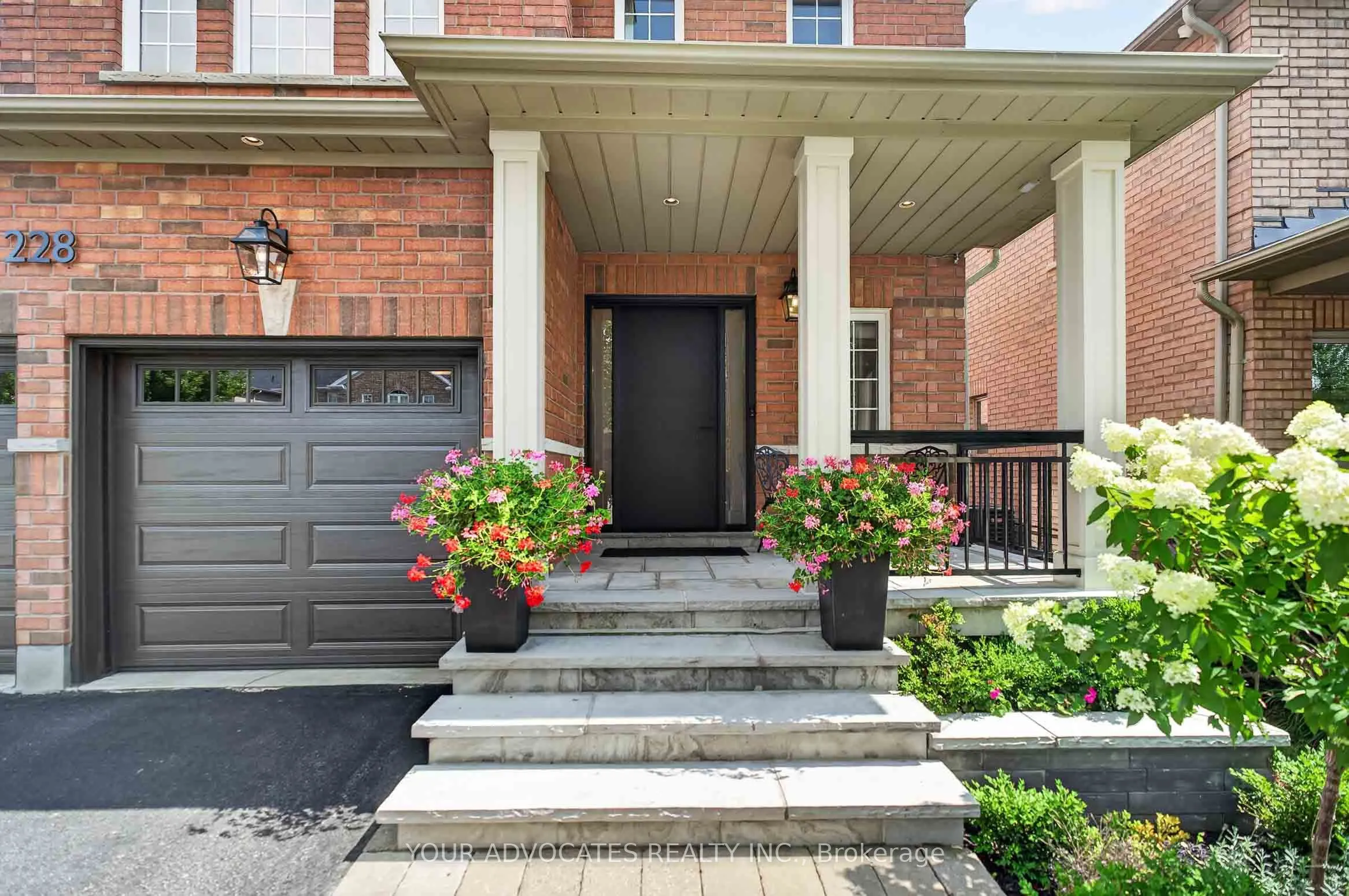 228 Twin Hills Crescent