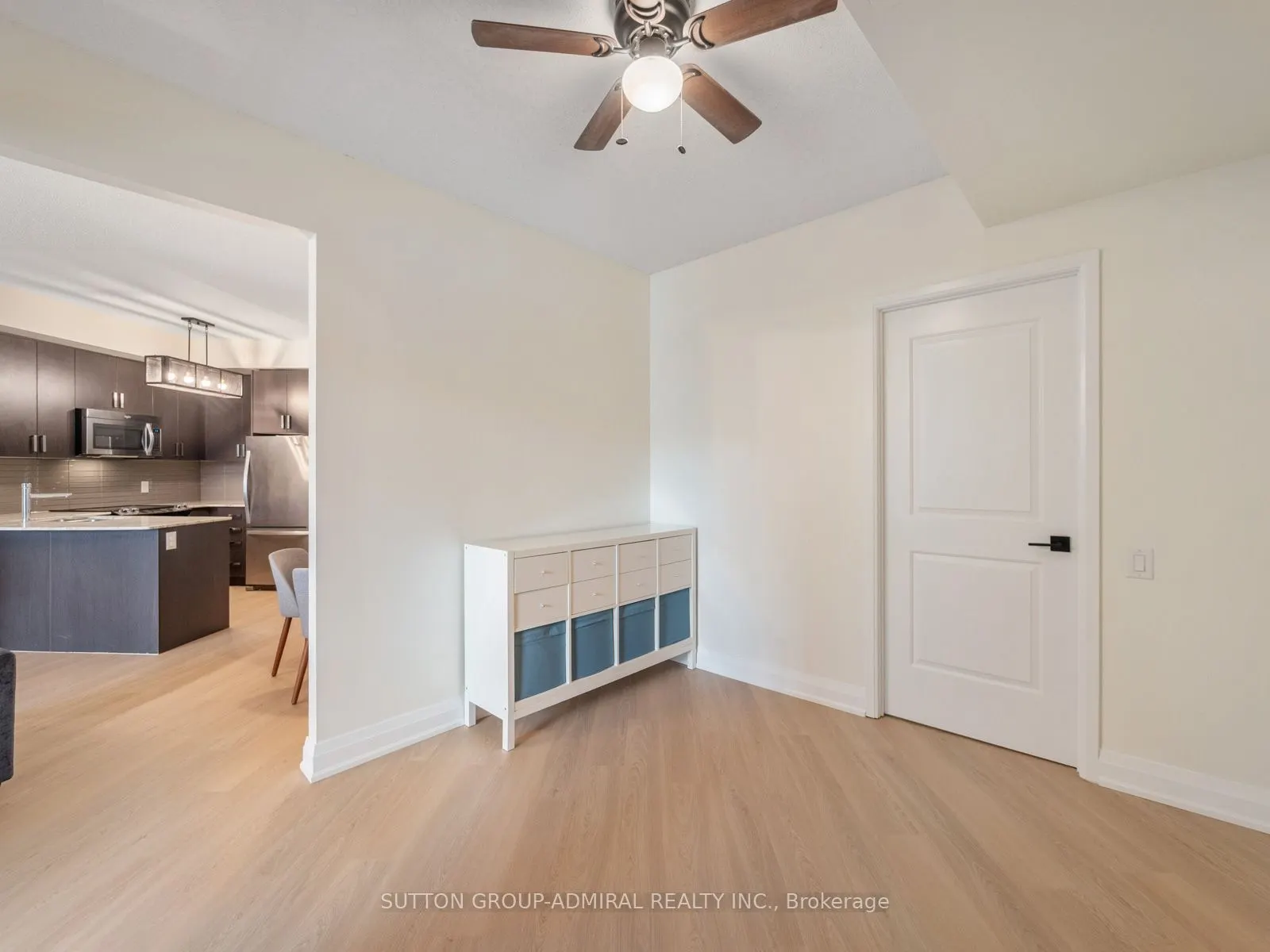 7608 Yonge Street #405