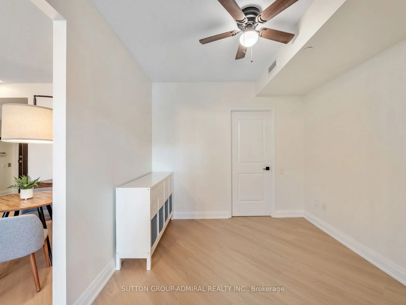 7608 Yonge Street #405