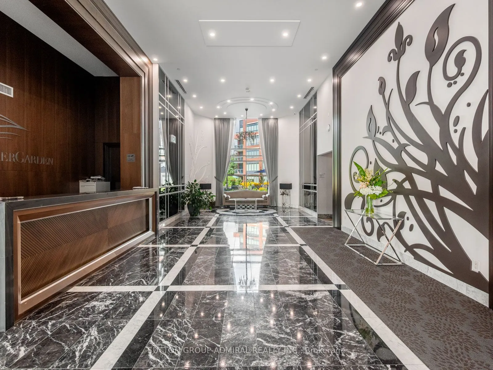 7608 Yonge Street #405