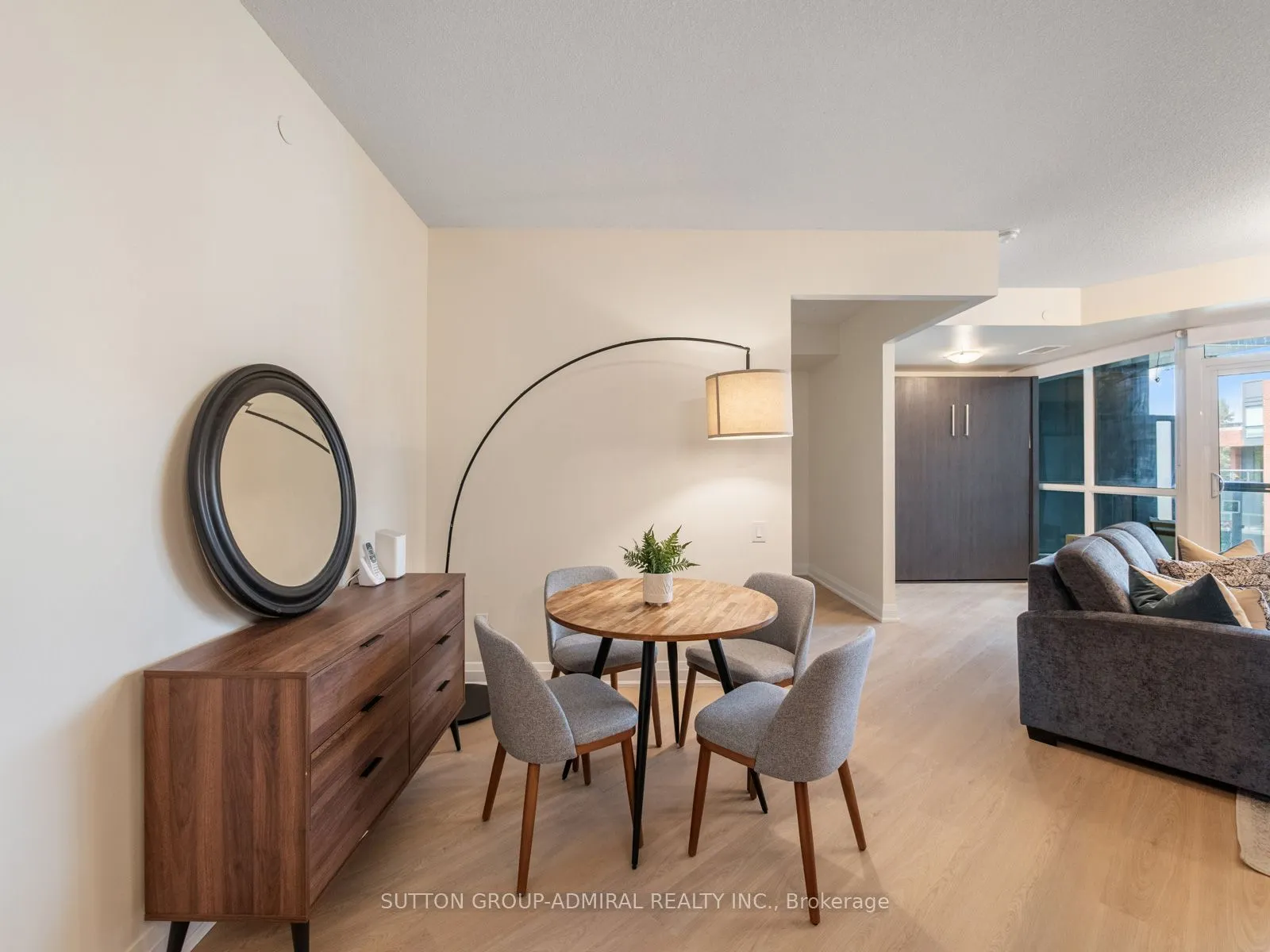 7608 Yonge Street #405