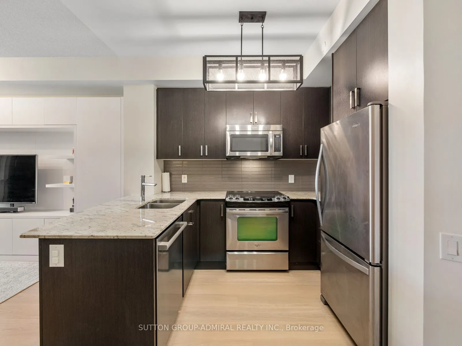 7608 Yonge Street #405