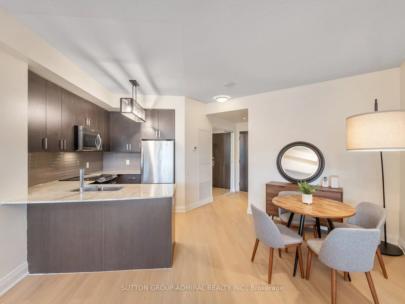 7608 Yonge Street #405