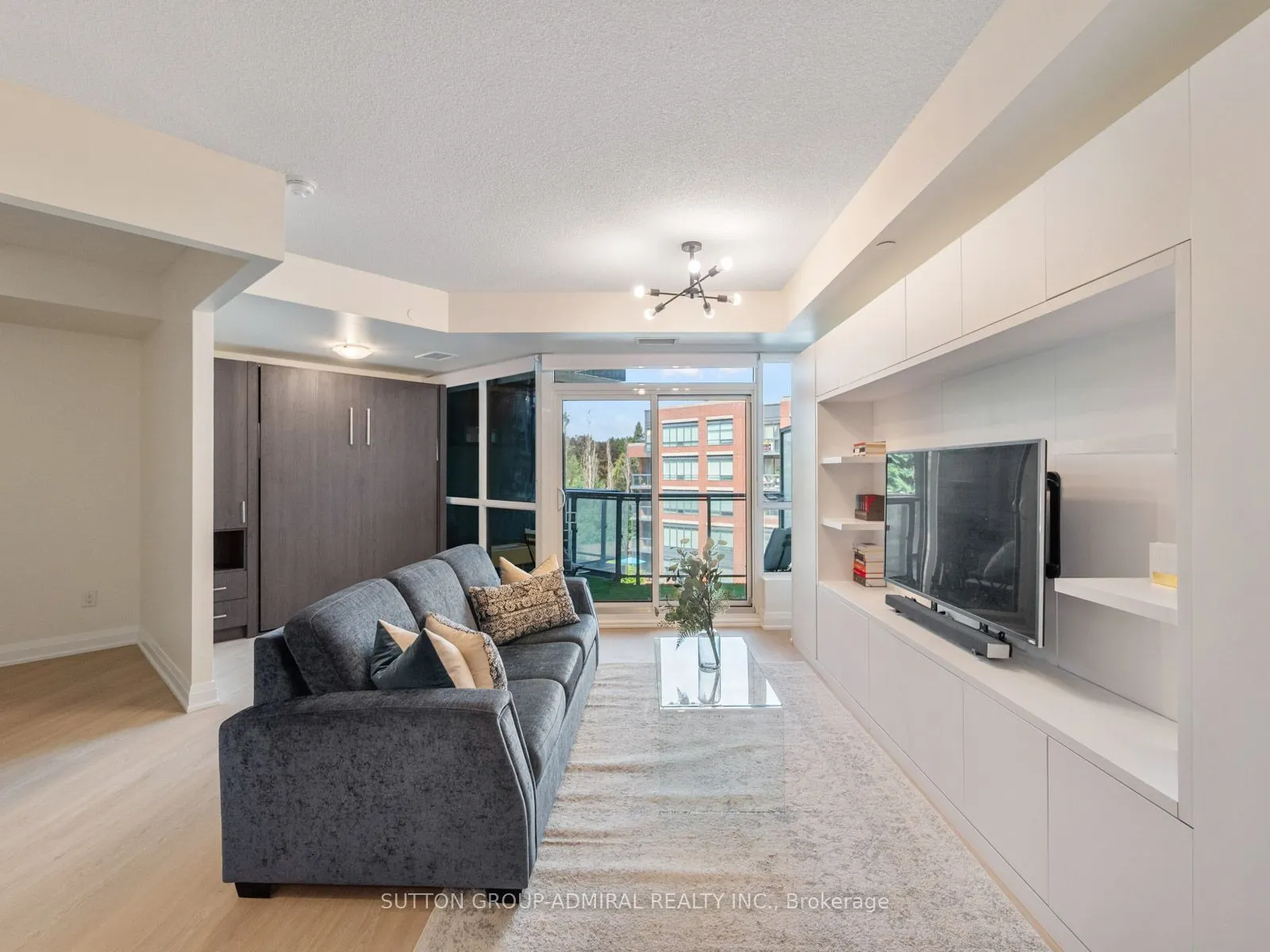 7608 Yonge Street #405