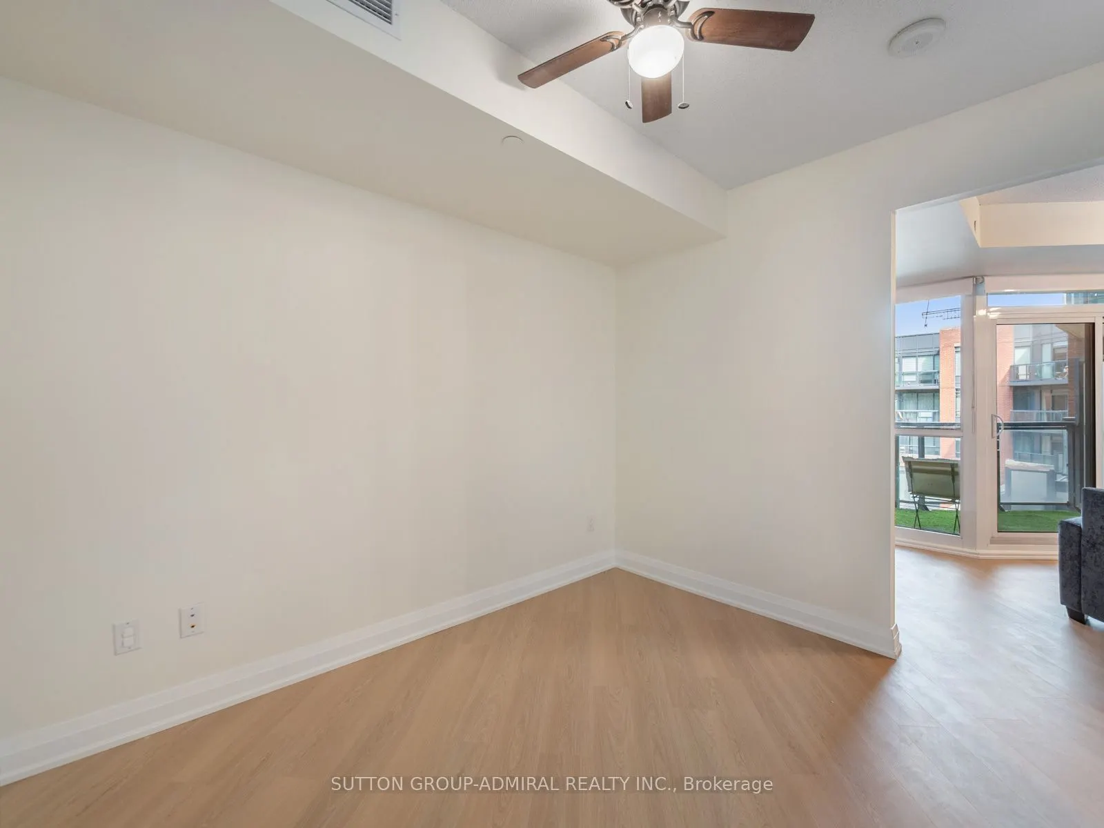 7608 Yonge Street #405