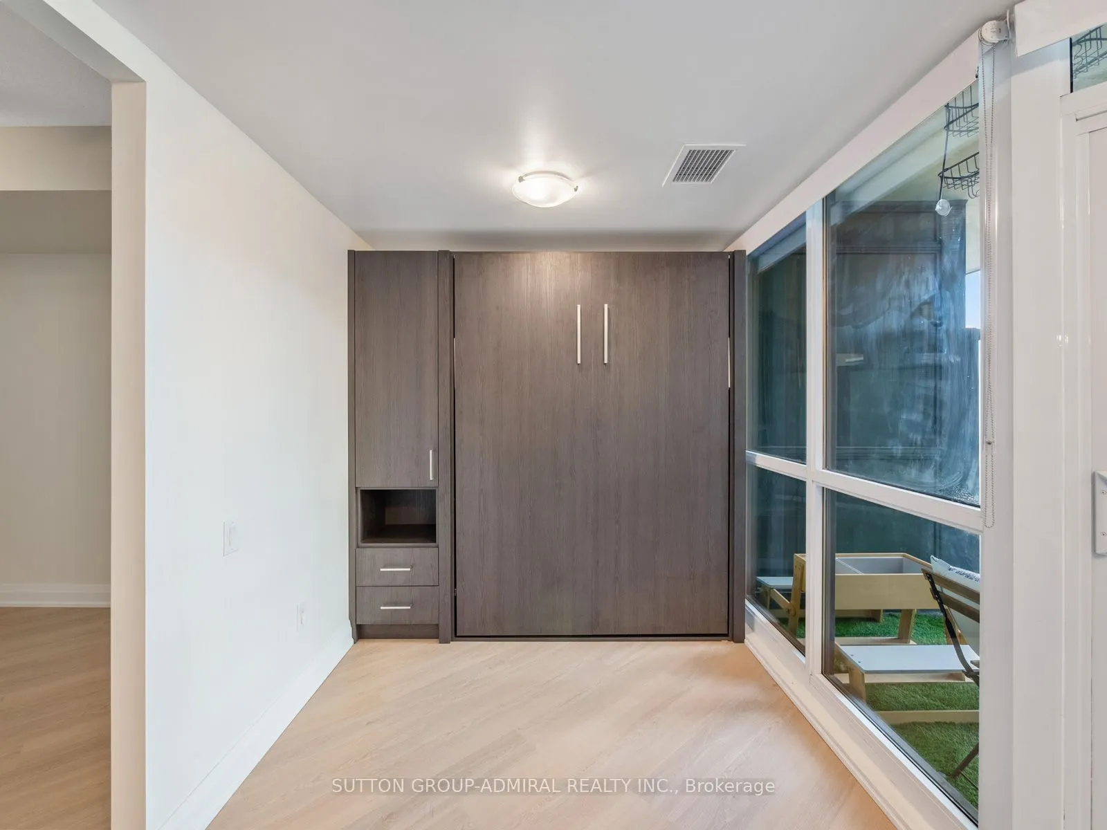 7608 Yonge Street #405
