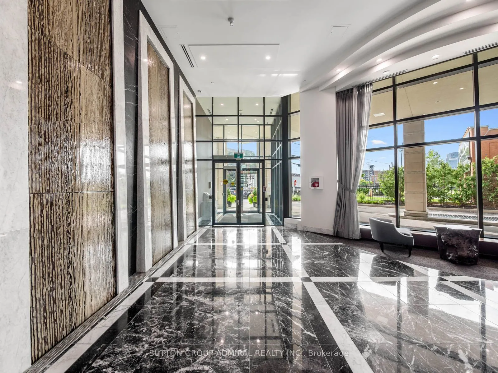 7608 Yonge Street #405