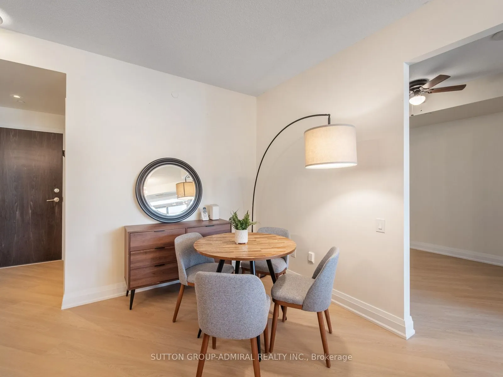 7608 Yonge Street #405