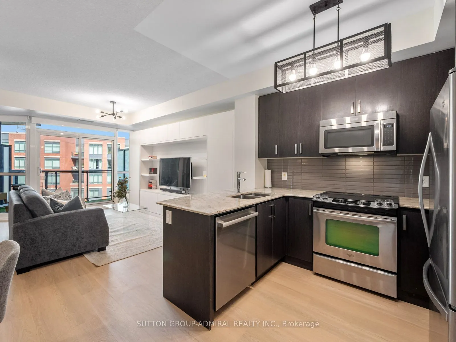 7608 Yonge Street #405