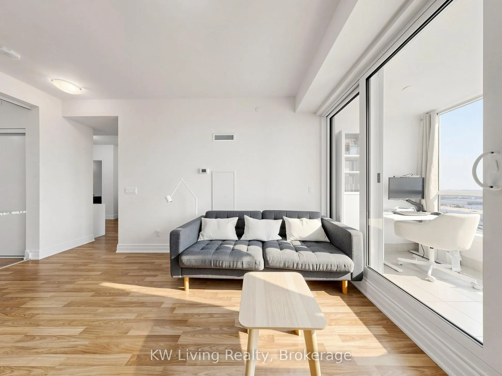 9075 Jane Street #2104