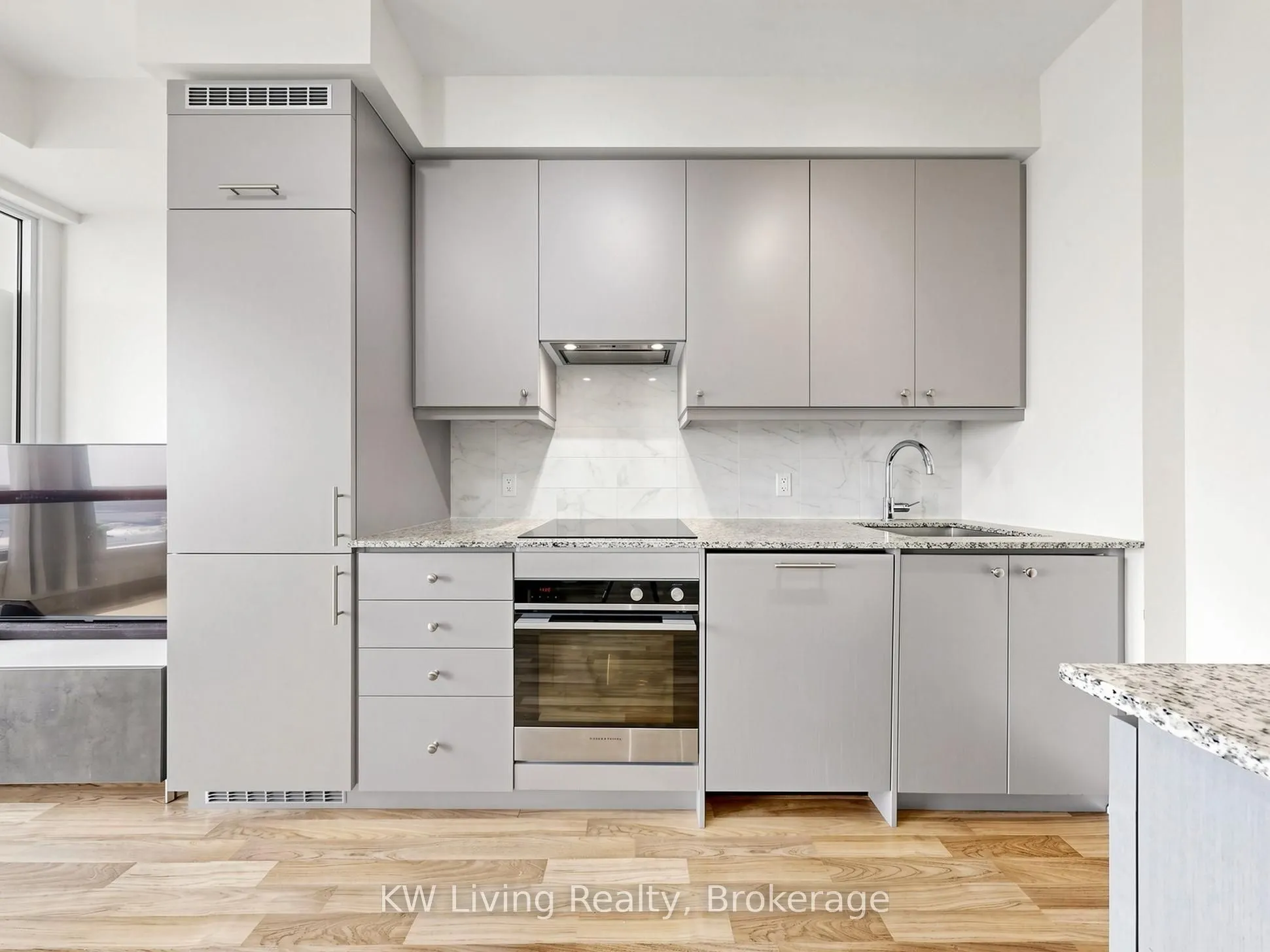 9075 Jane Street #2104
