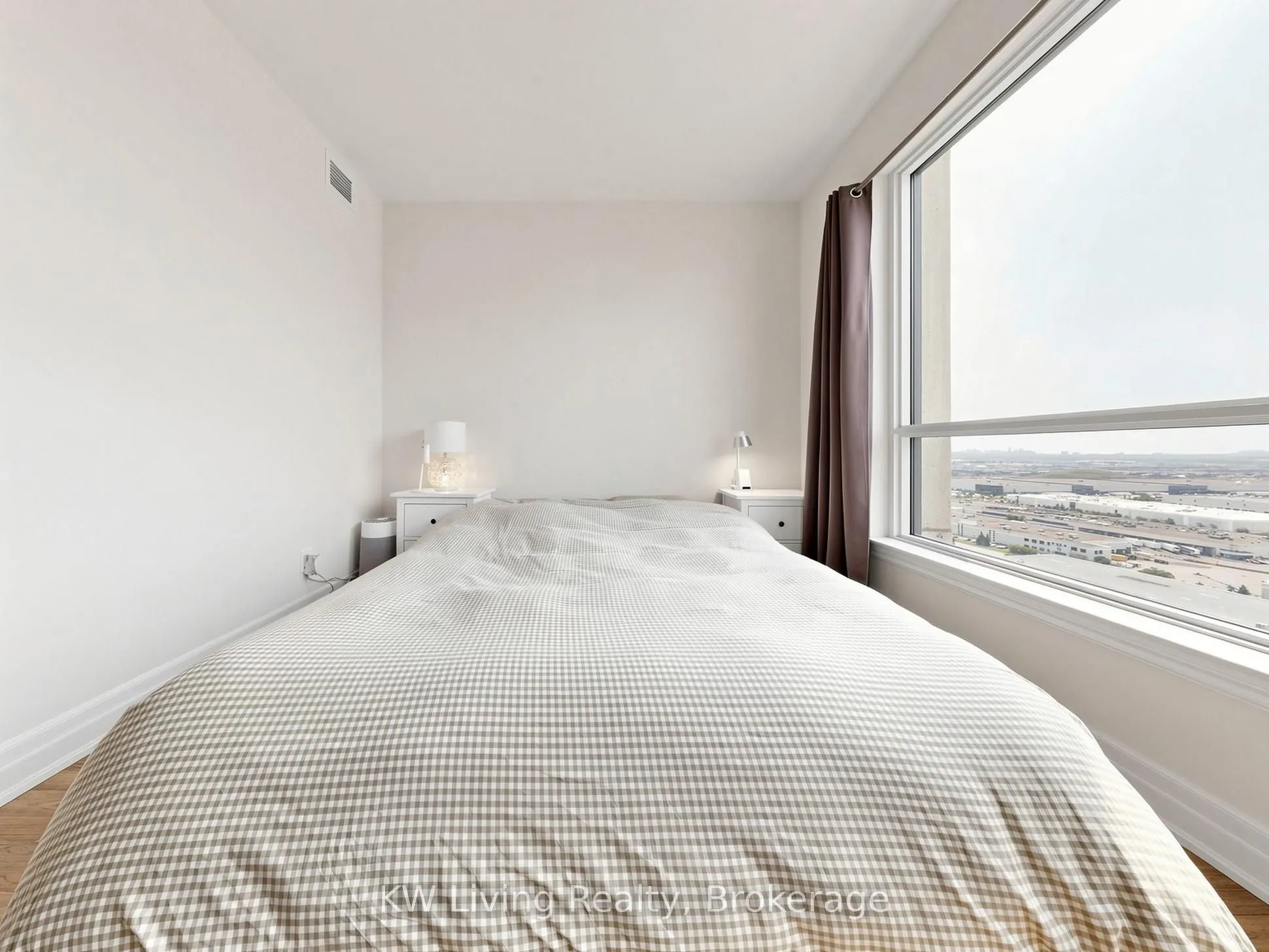 9075 Jane Street #2104