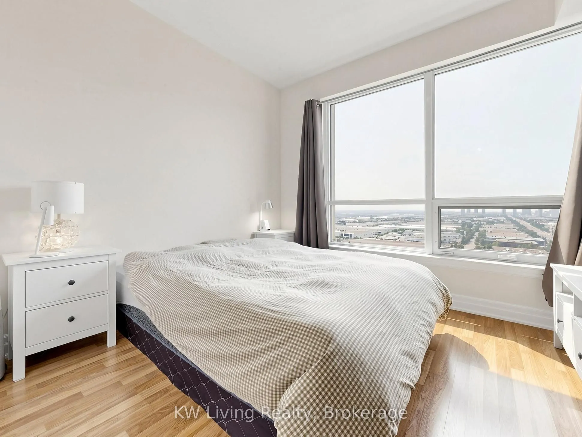 9075 Jane Street #2104