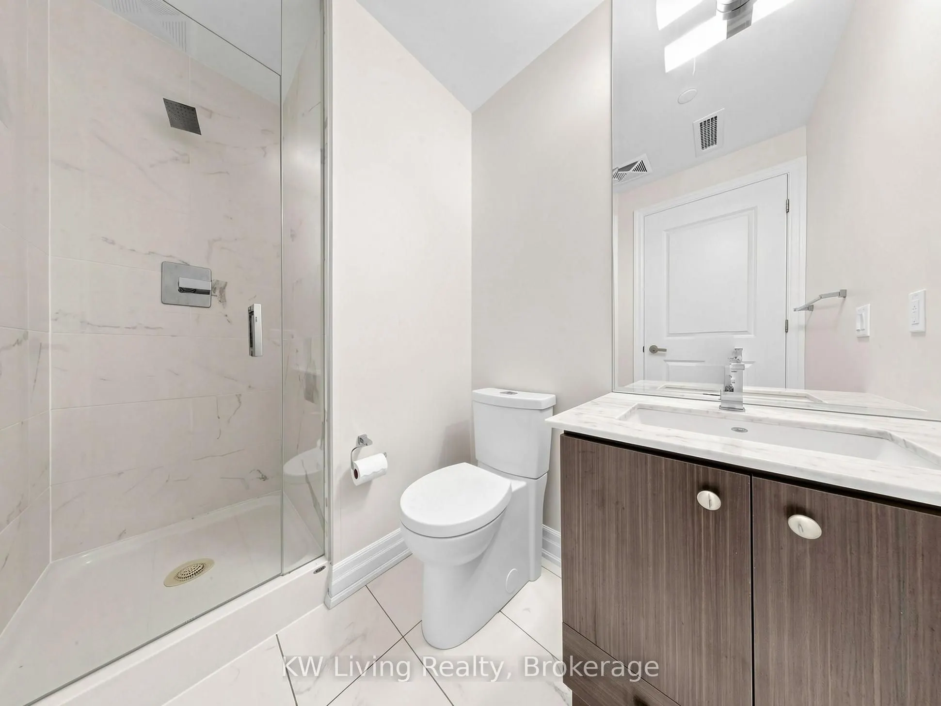 9075 Jane Street #2104