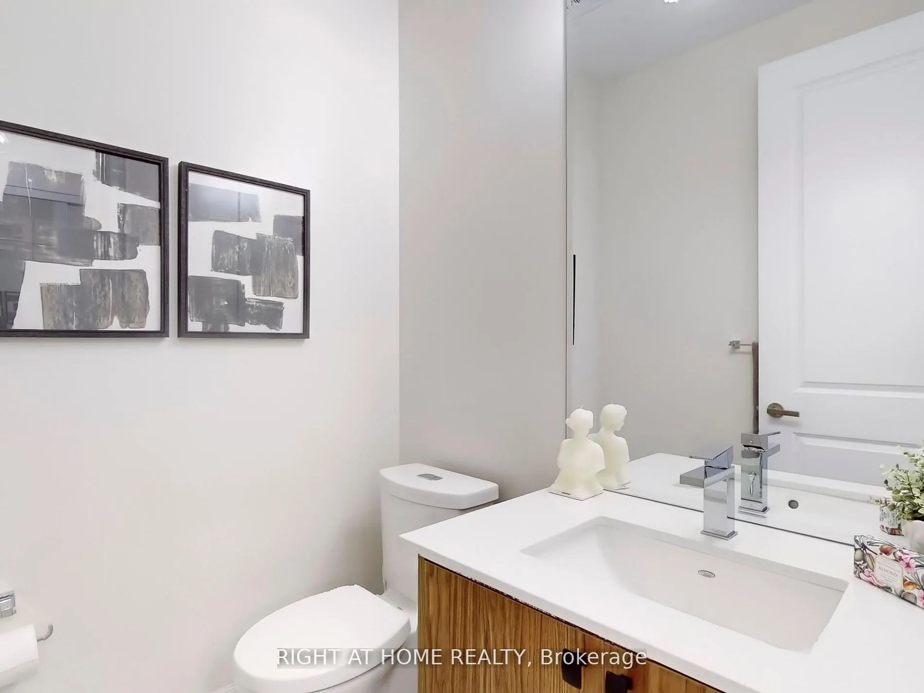 9075 Jane Street #106