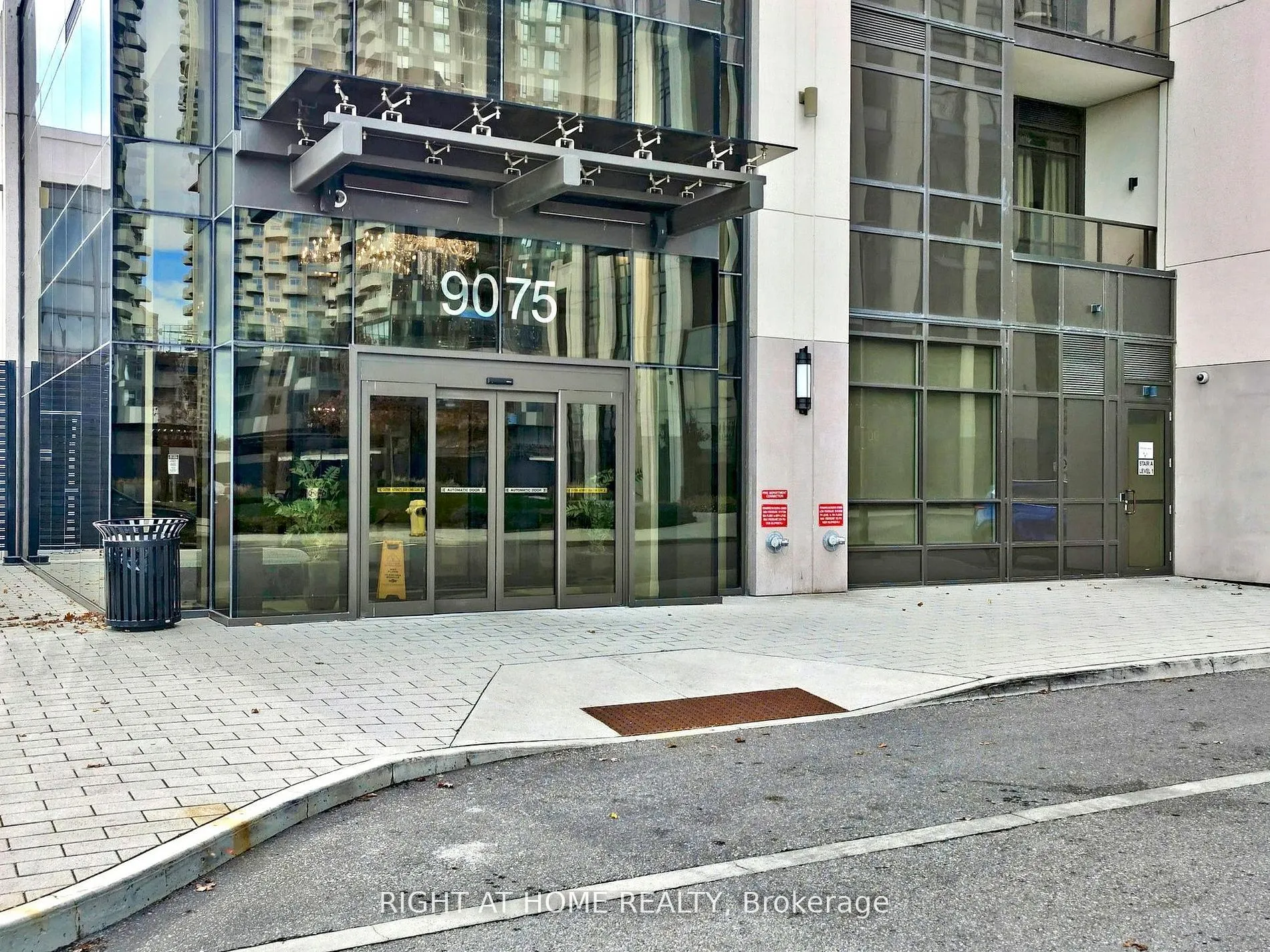 9075 Jane Street #106